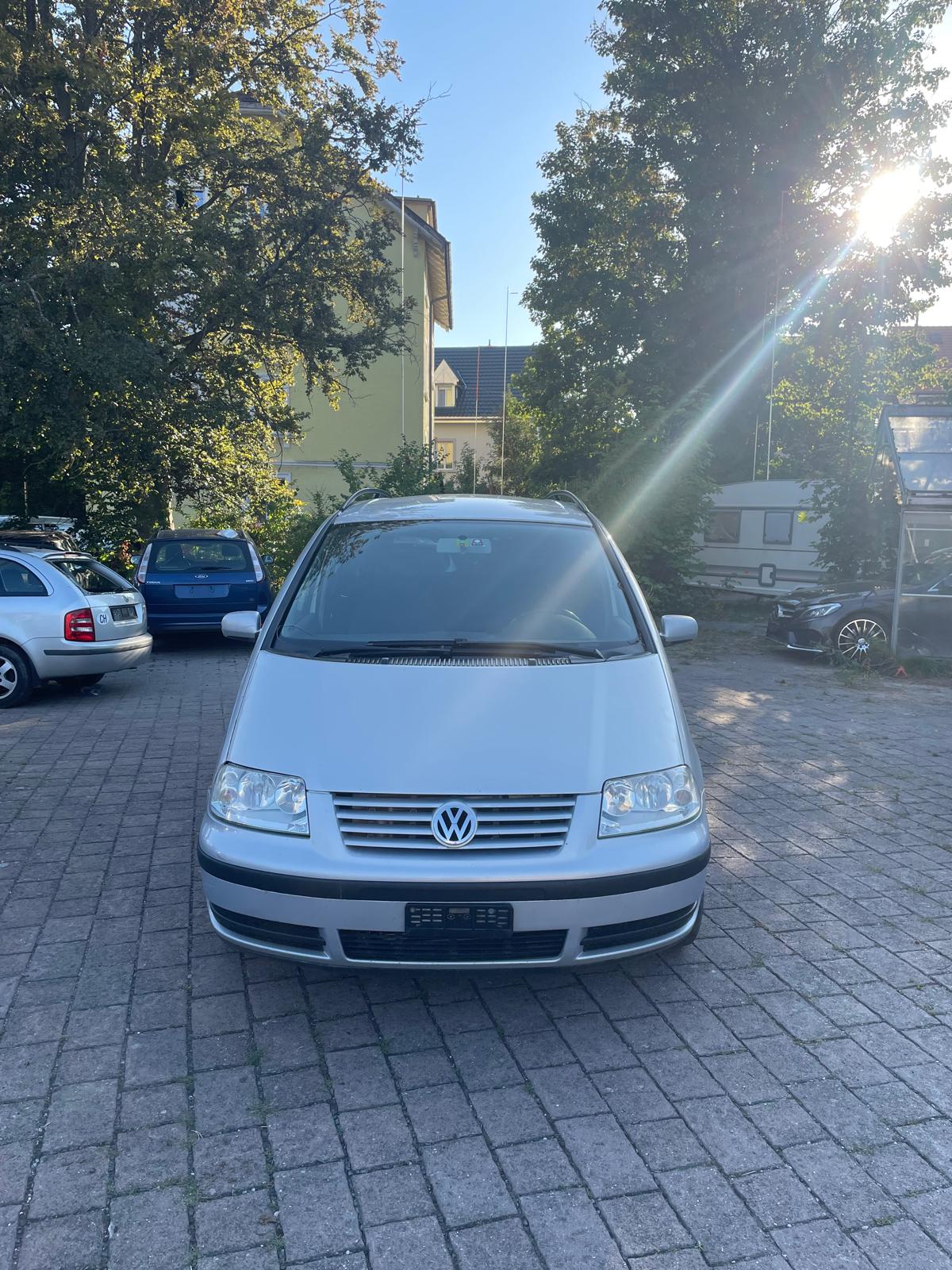 VW Sharan 1.9 TDI Comfortline-image-1