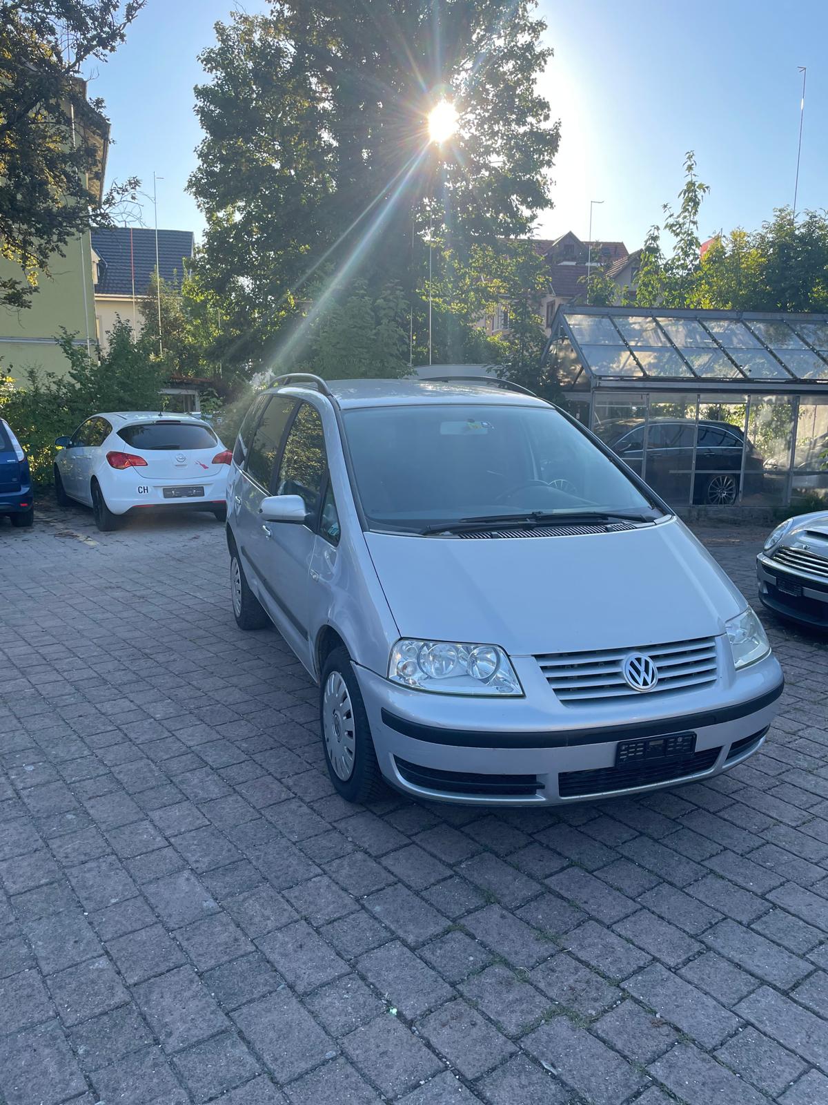 VW Sharan 1.9 TDI Comfortline-image-2