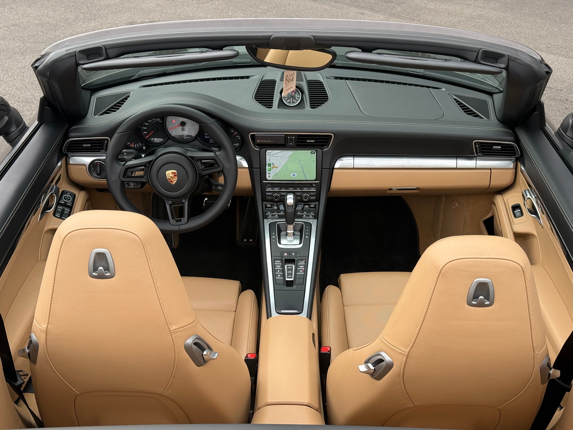 PORSCHE 911 Cabrio Carrera 4S PDK-image-11