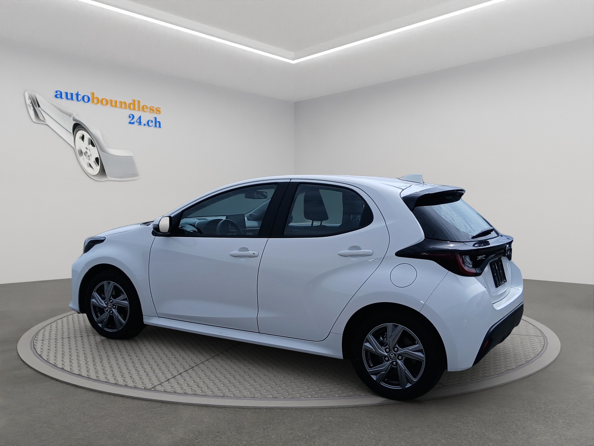 TOYOTA Yaris 1.5 Premium e-CVT-image-4