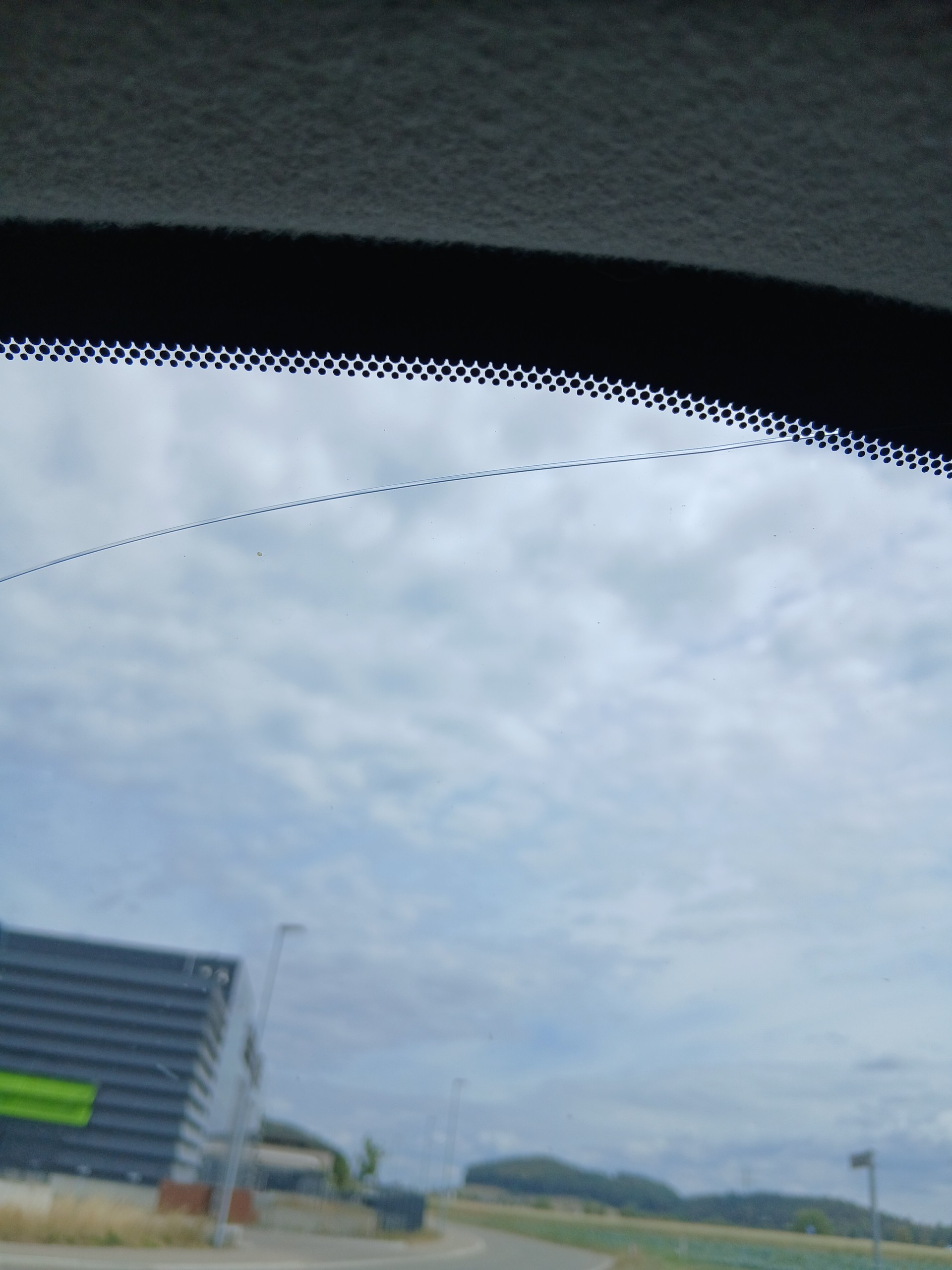 TOYOTA Yaris 1.5 Premium e-CVT-image-7