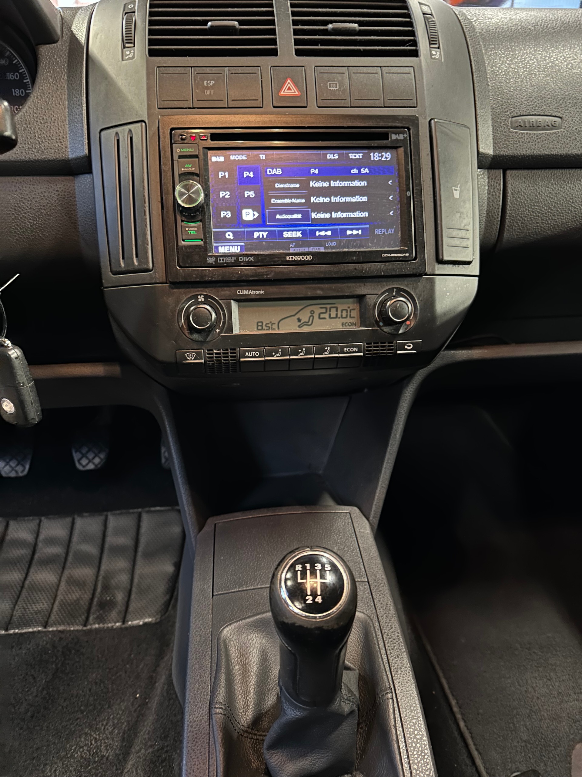 VW Polo 1.6 16V Sportline-image-12