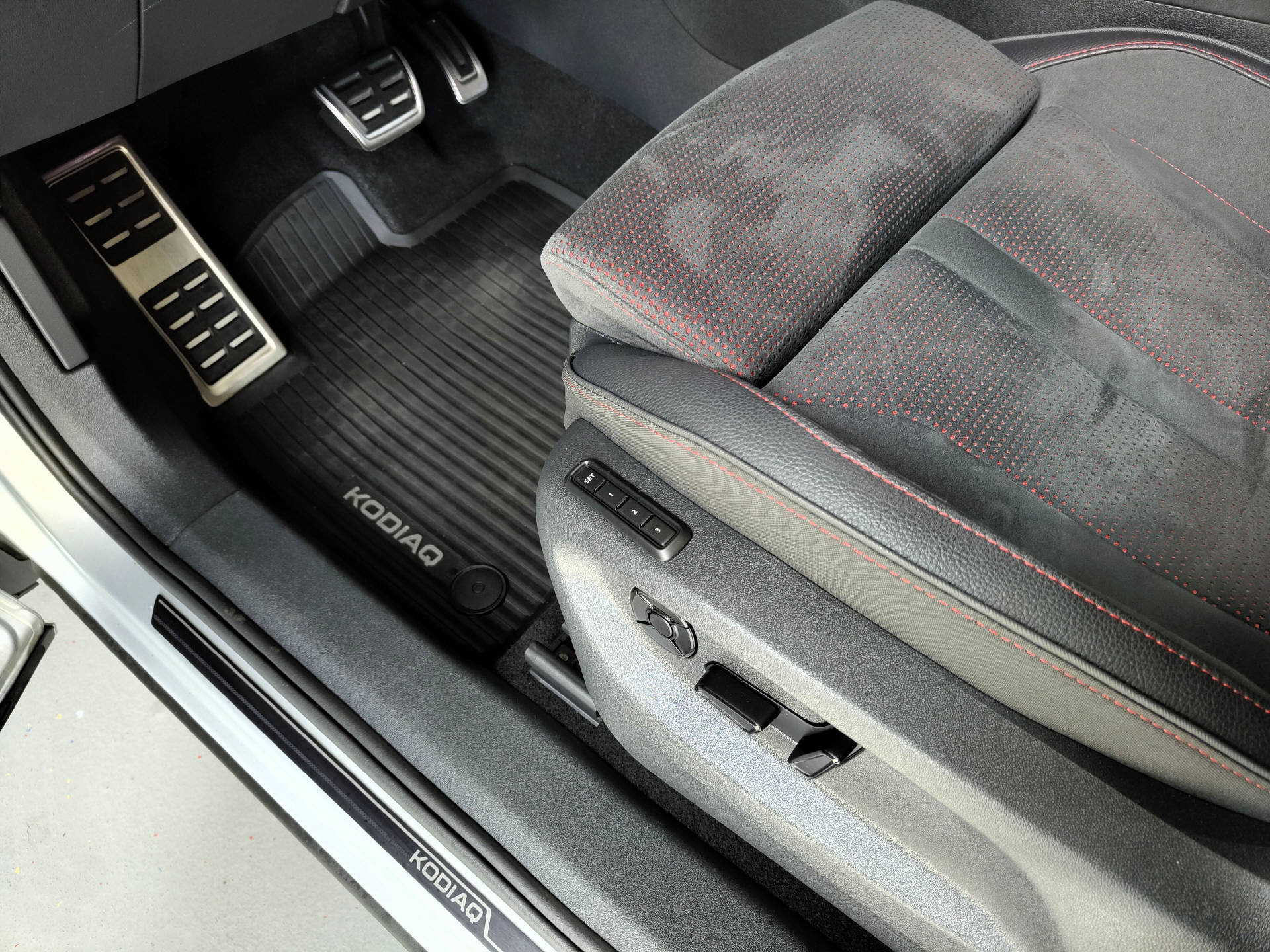 SKODA Kodiaq 2.0 TSI RS 4x4 DSG-image-10