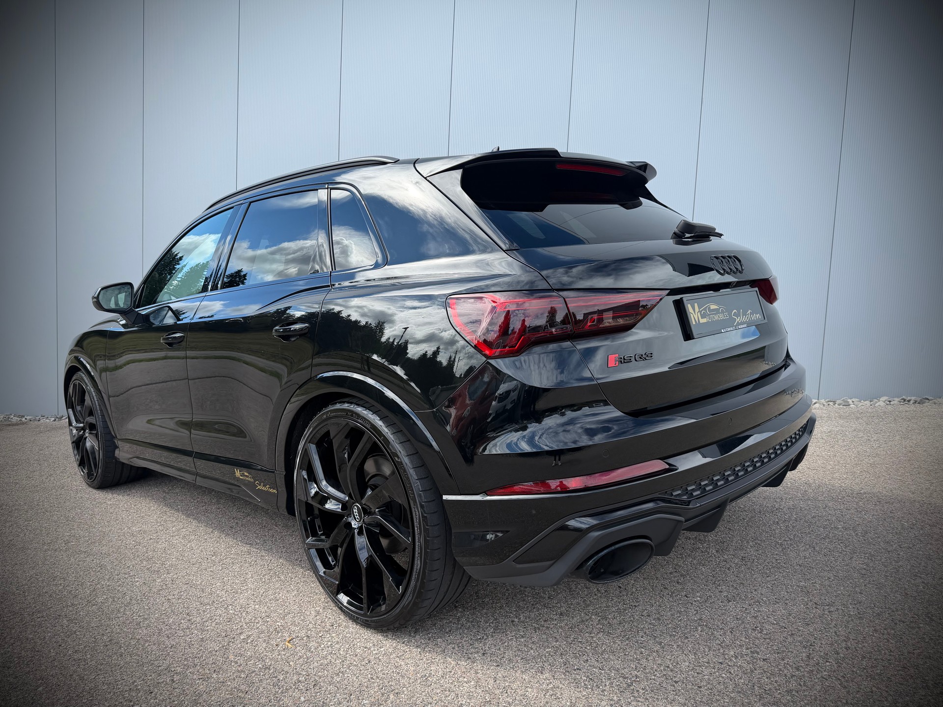 AUDI RS Q3 2.5 TFSI Black Edition quattro S tronic-image-2