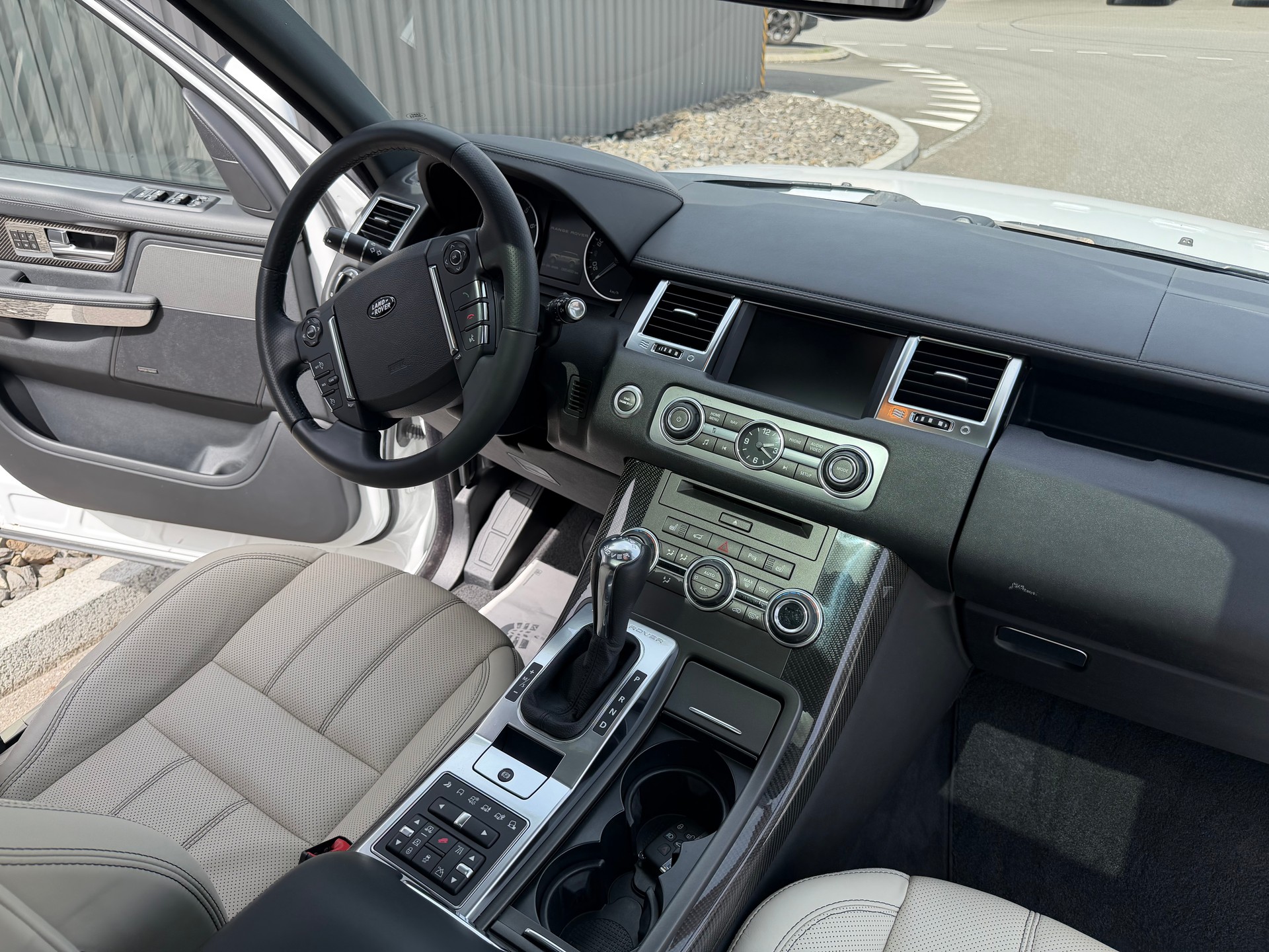 LAND ROVER Range Rover Sport 5.0 V8 SC Automatic-image-23