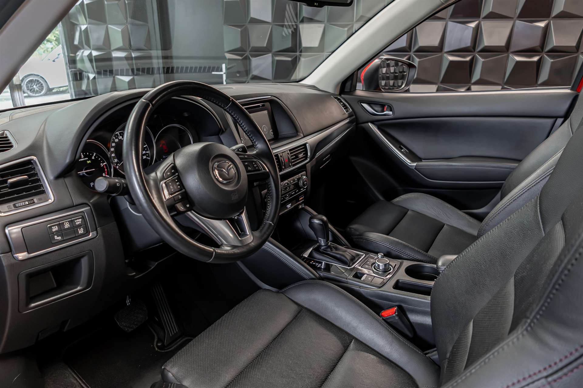 MAZDA CX-5 2.2 D HP Revolution AWD Automatic-image-11