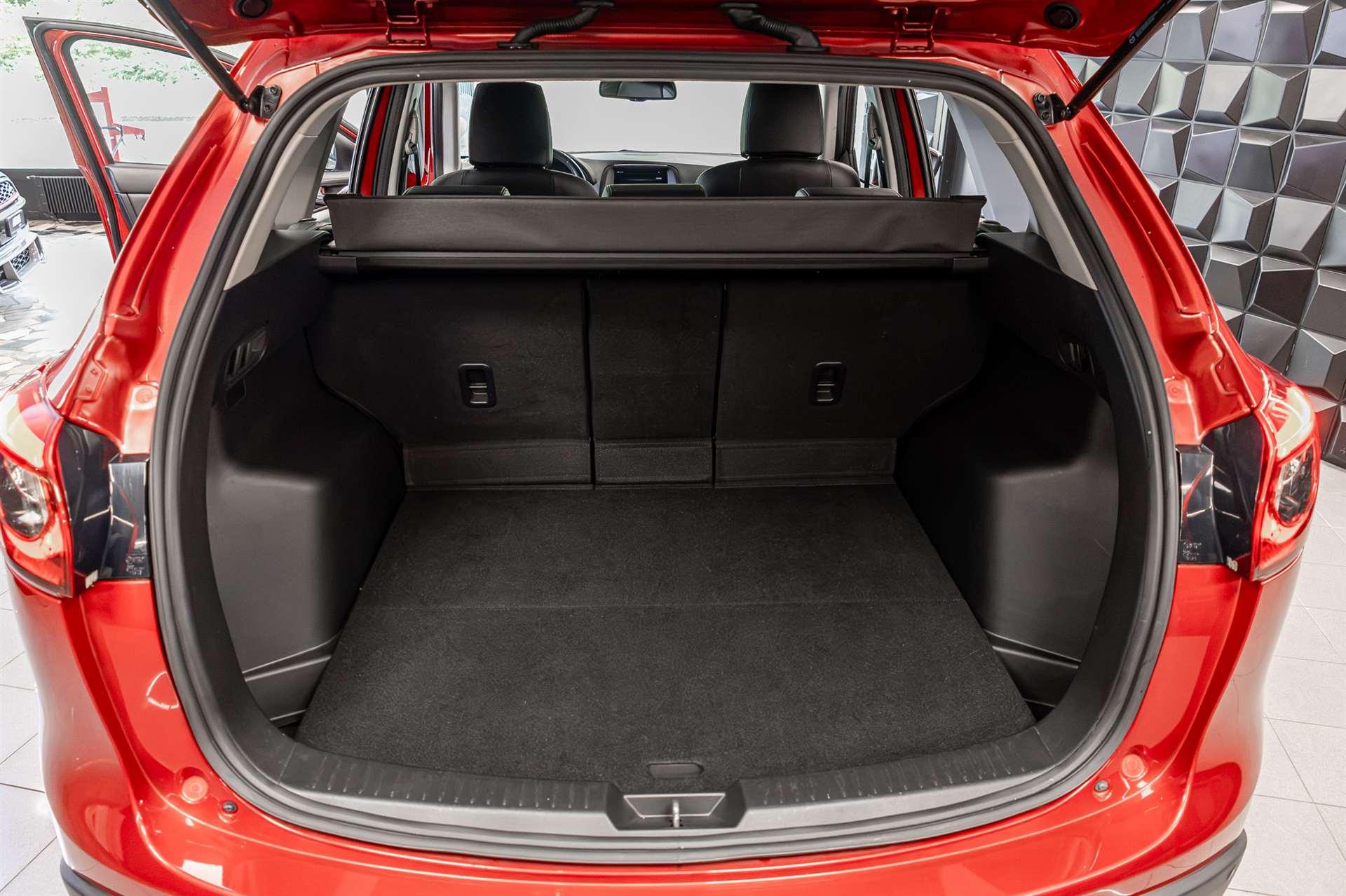 MAZDA CX-5 2.2 D HP Revolution AWD Automatic-image-21