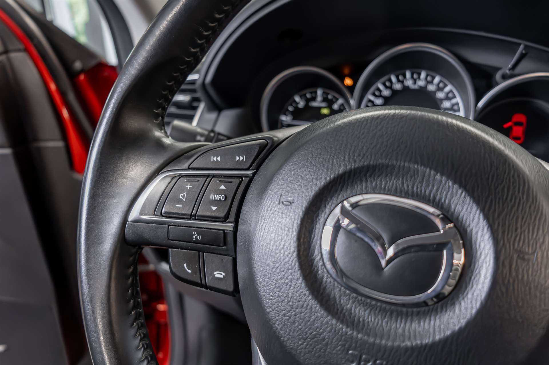 MAZDA CX-5 2.2 D HP Revolution AWD Automatic-image-7