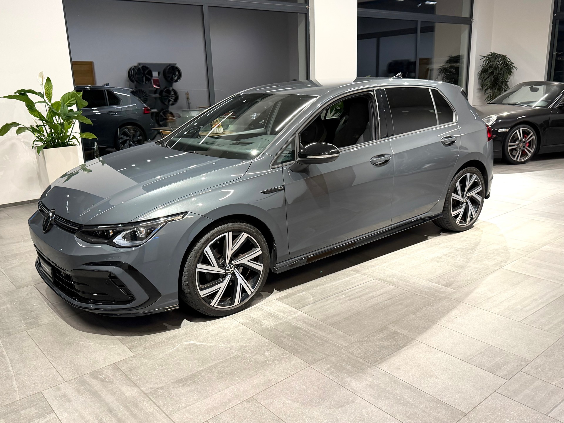 VW Golf 1.5 eTSI mHEV ACT R-Line 75 Edition DSG-image-9