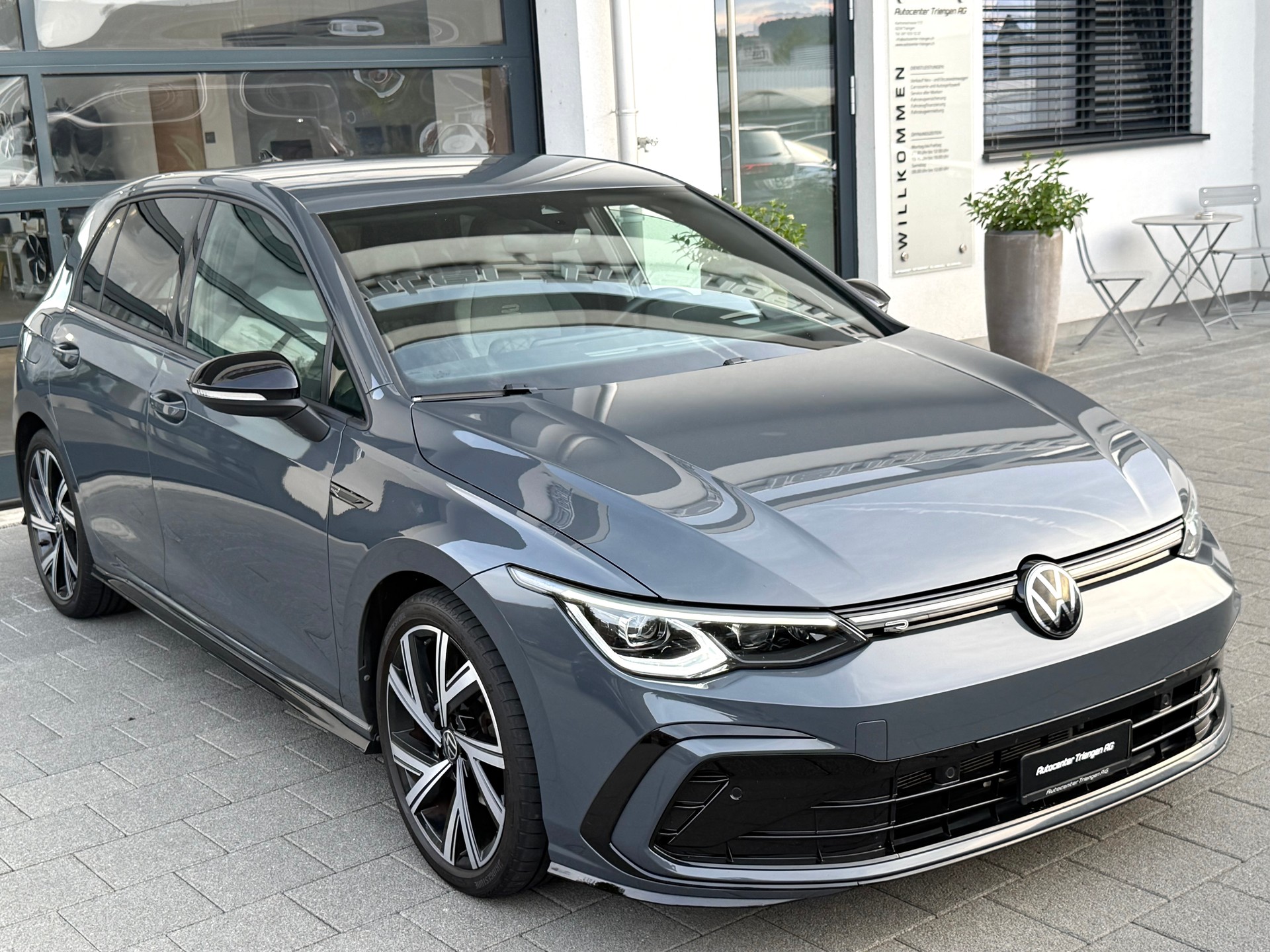 VW Golf 1.5 eTSI mHEV ACT R-Line 75 Edition DSG-image-0