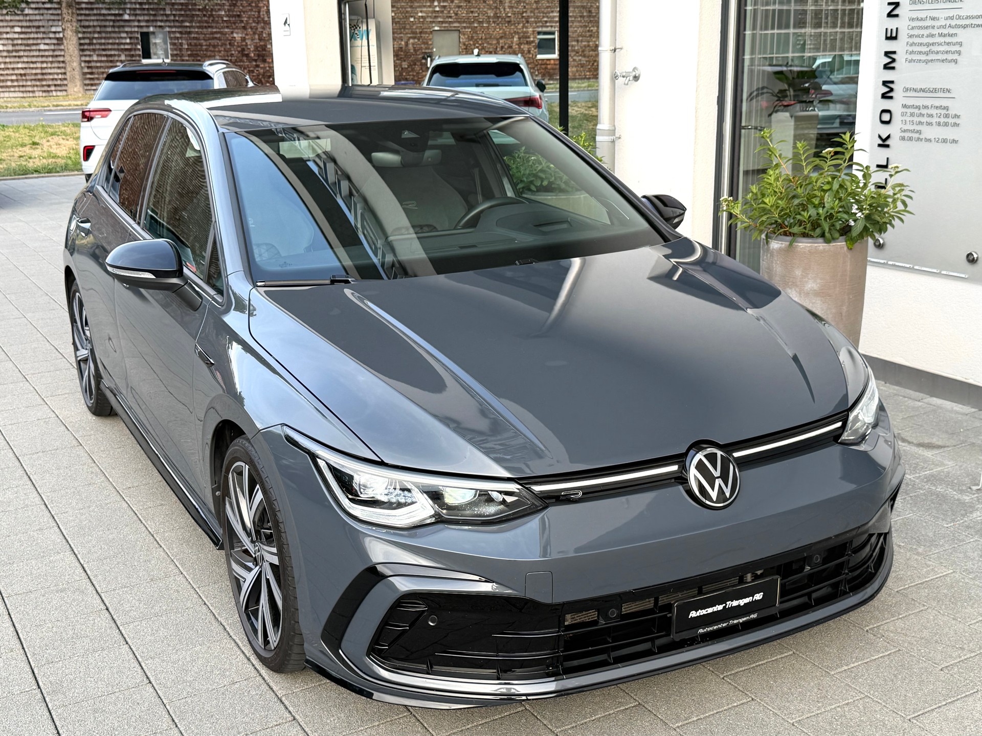 VW Golf 1.5 eTSI mHEV ACT R-Line 75 Edition DSG-image-1