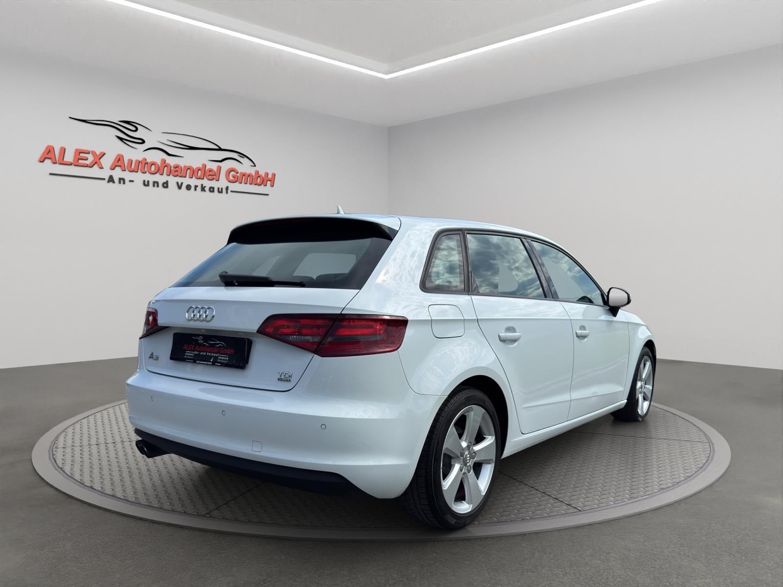 AUDI A3 Sportback 2.0 TDI Ambition quattro-image-6