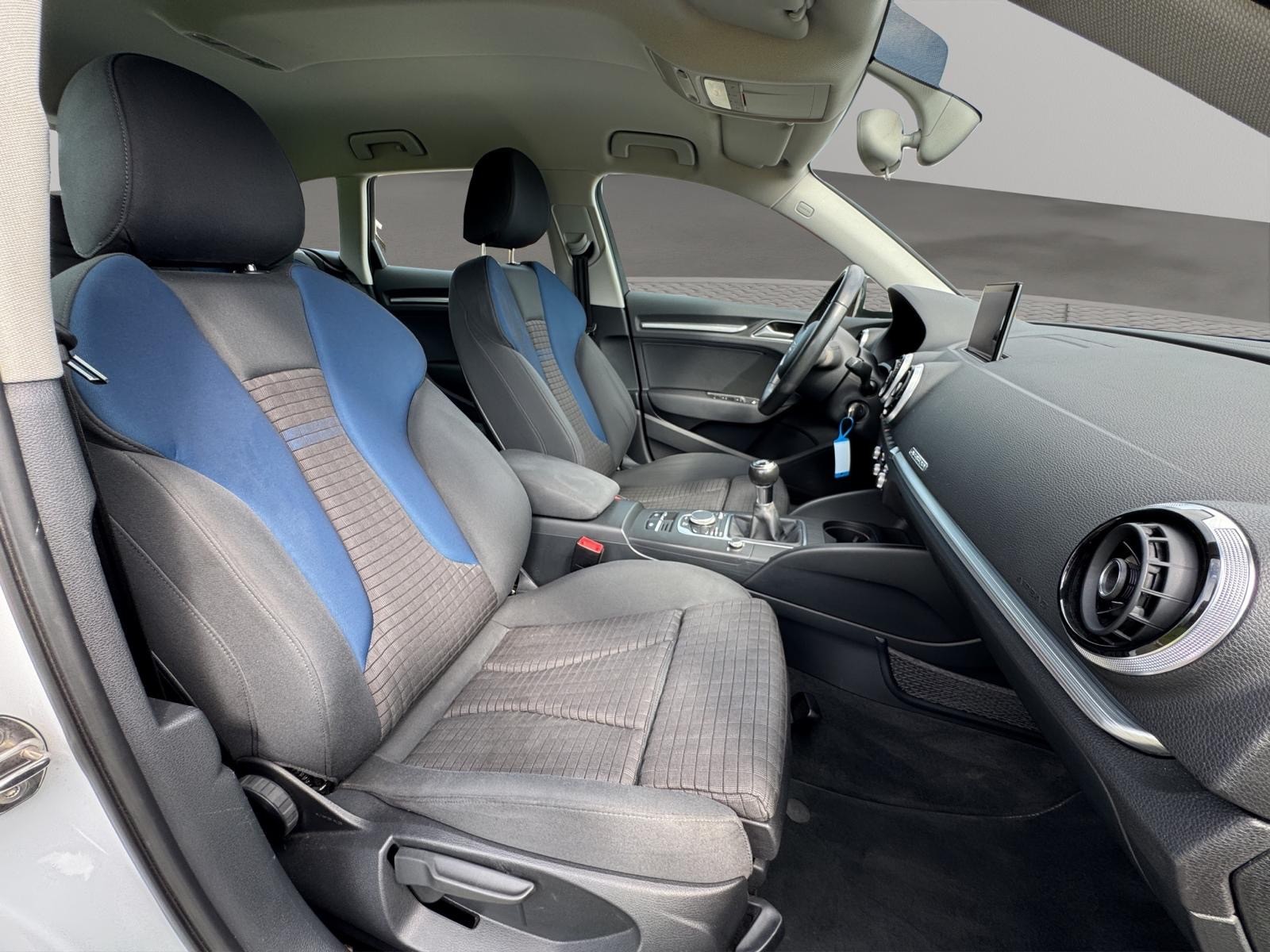 AUDI A3 Sportback 2.0 TDI Ambition quattro-image-10