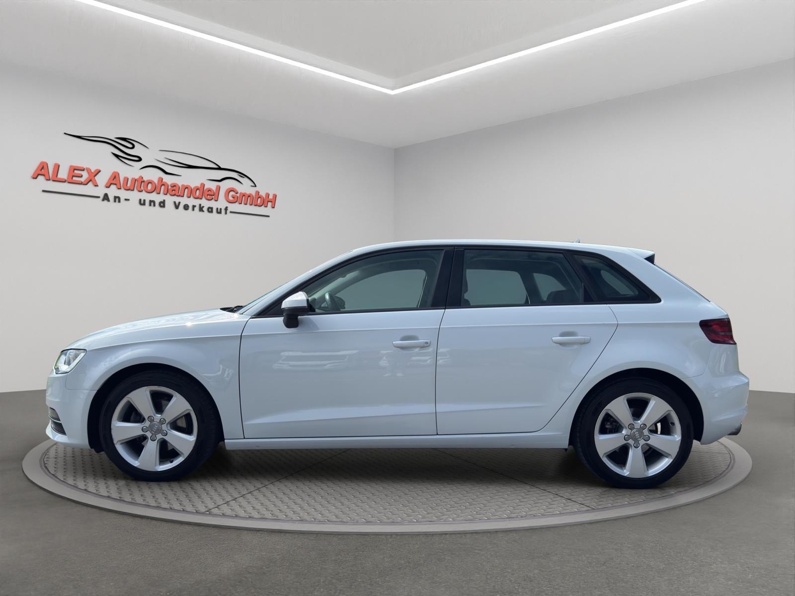 AUDI A3 Sportback 2.0 TDI Ambition quattro-image-2