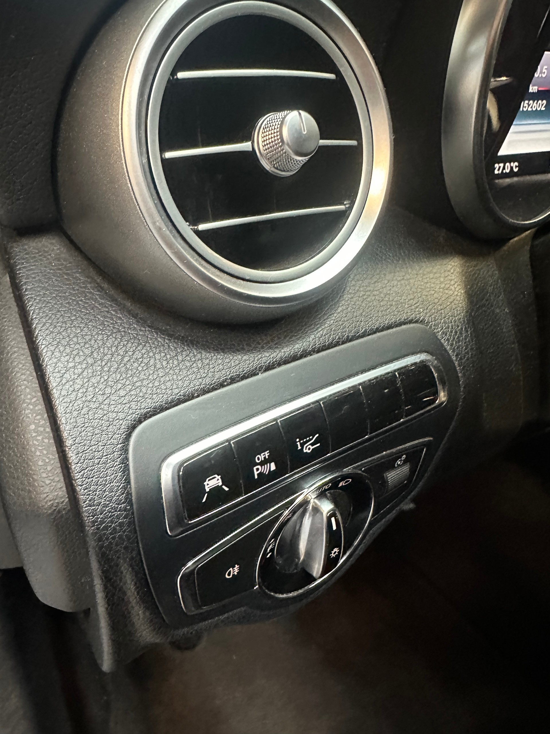 MERCEDES-BENZ C 200 Swiss Star Edition AMG Line // head up // Sound-Système Burmester // Véhicule suisse 🇨🇭// Leasing dès 159.- // Garantie-image-12