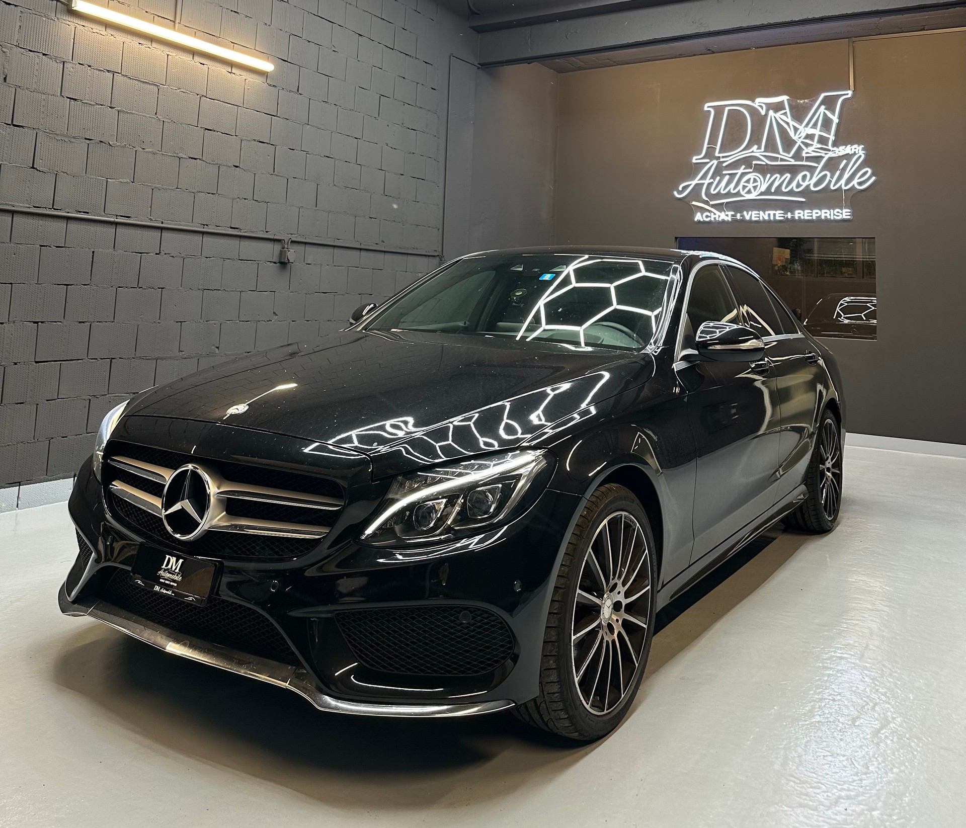 MERCEDES-BENZ C 200 Swiss Star Edition AMG Line // head up // Sound-Système Burmester // Véhicule suisse 🇨🇭// Leasing dès 159.- // Garantie-image-0