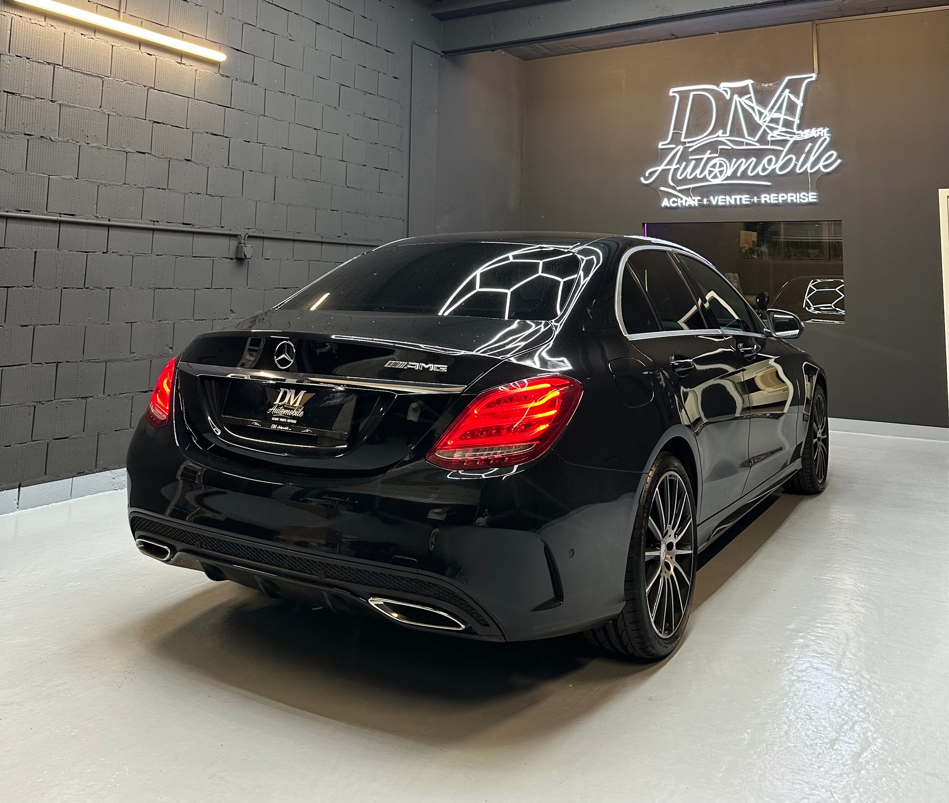 MERCEDES-BENZ C 200 Swiss Star Edition AMG Line // head up // Sound-Système Burmester // Véhicule suisse 🇨🇭// Leasing dès 159.- // Garantie-image-4