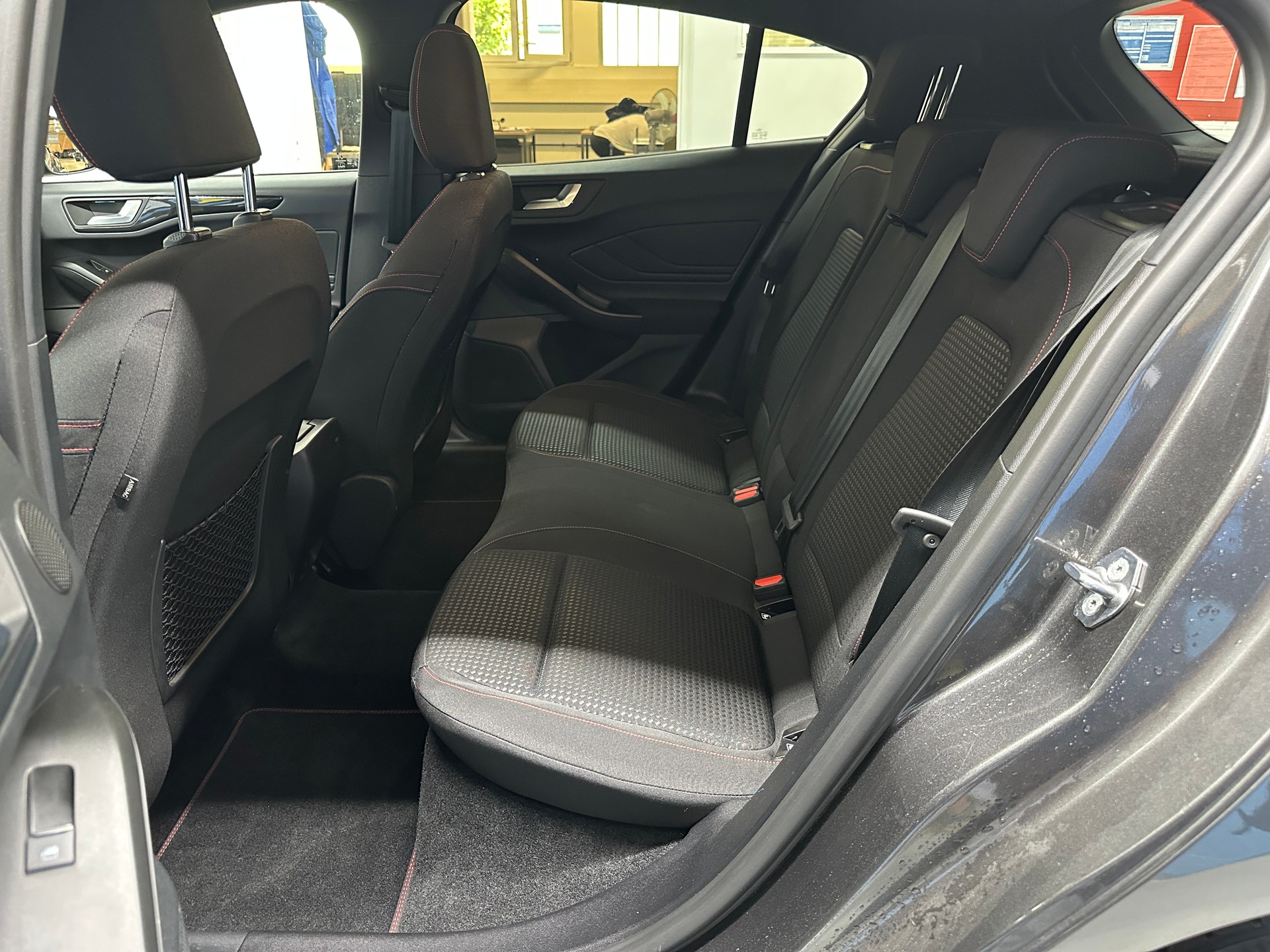 FORD Focus 1.0 MHEV ST-Line X Automat-image-8