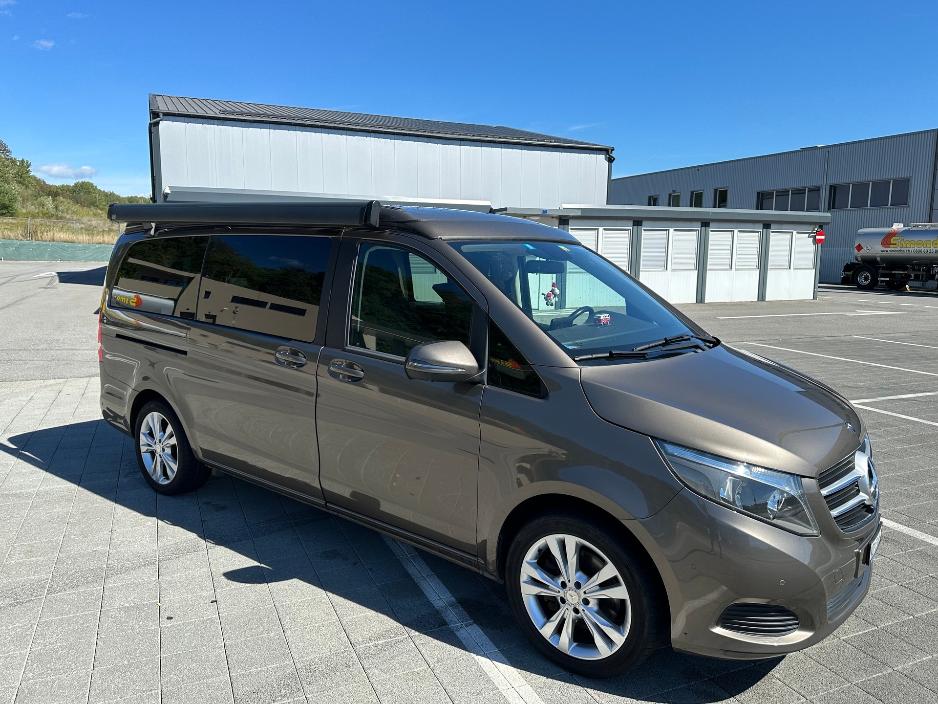 MERCEDES-BENZ 250 d 4matic-image-1