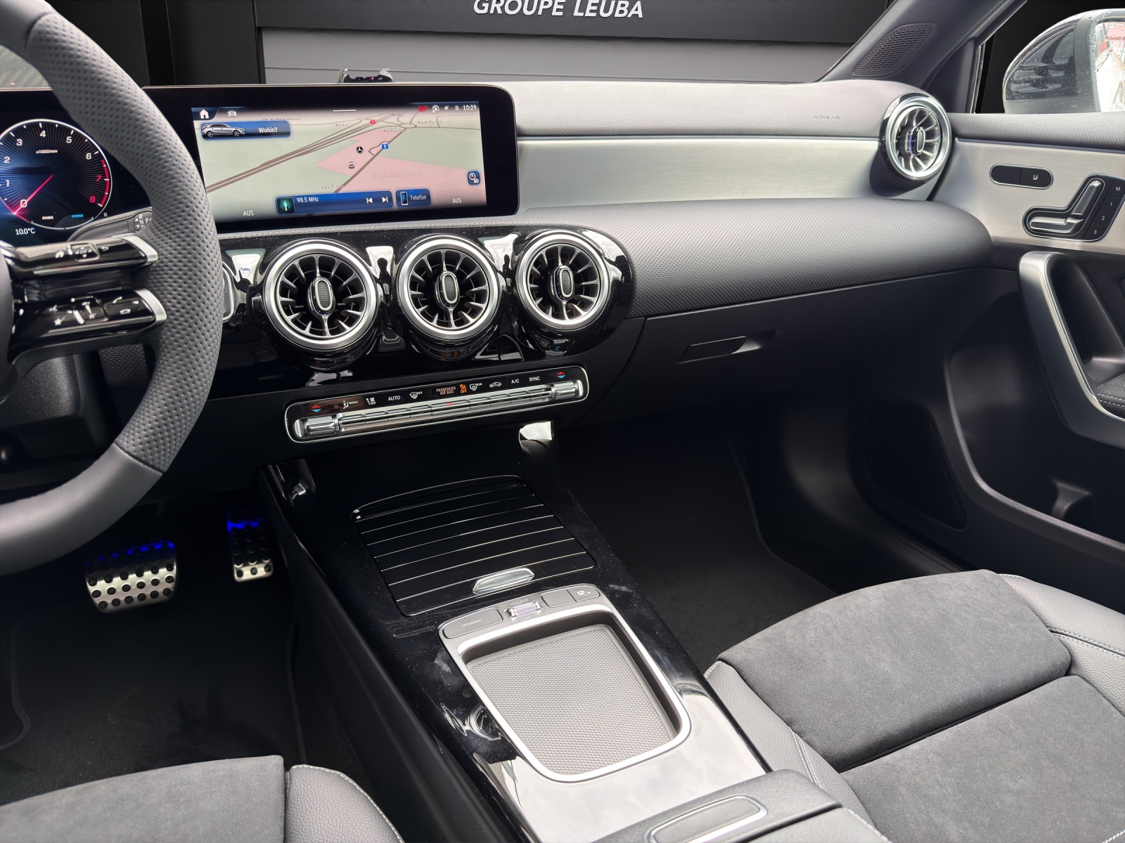 MERCEDES-BENZ A 250 4Matic 8G-DCT-image-12