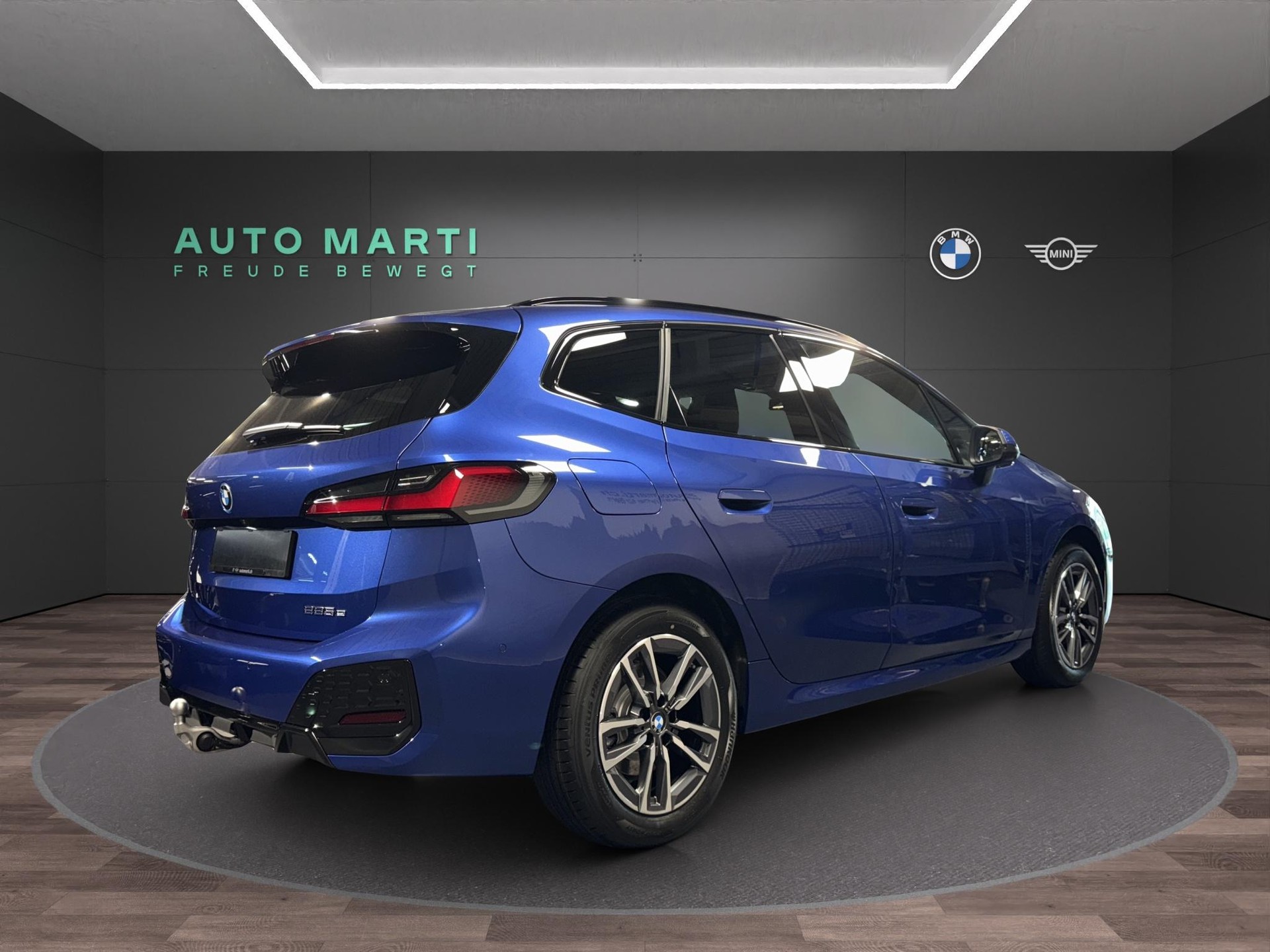BMW 225e xDrive paddles Active Tourer M Sport-image-3