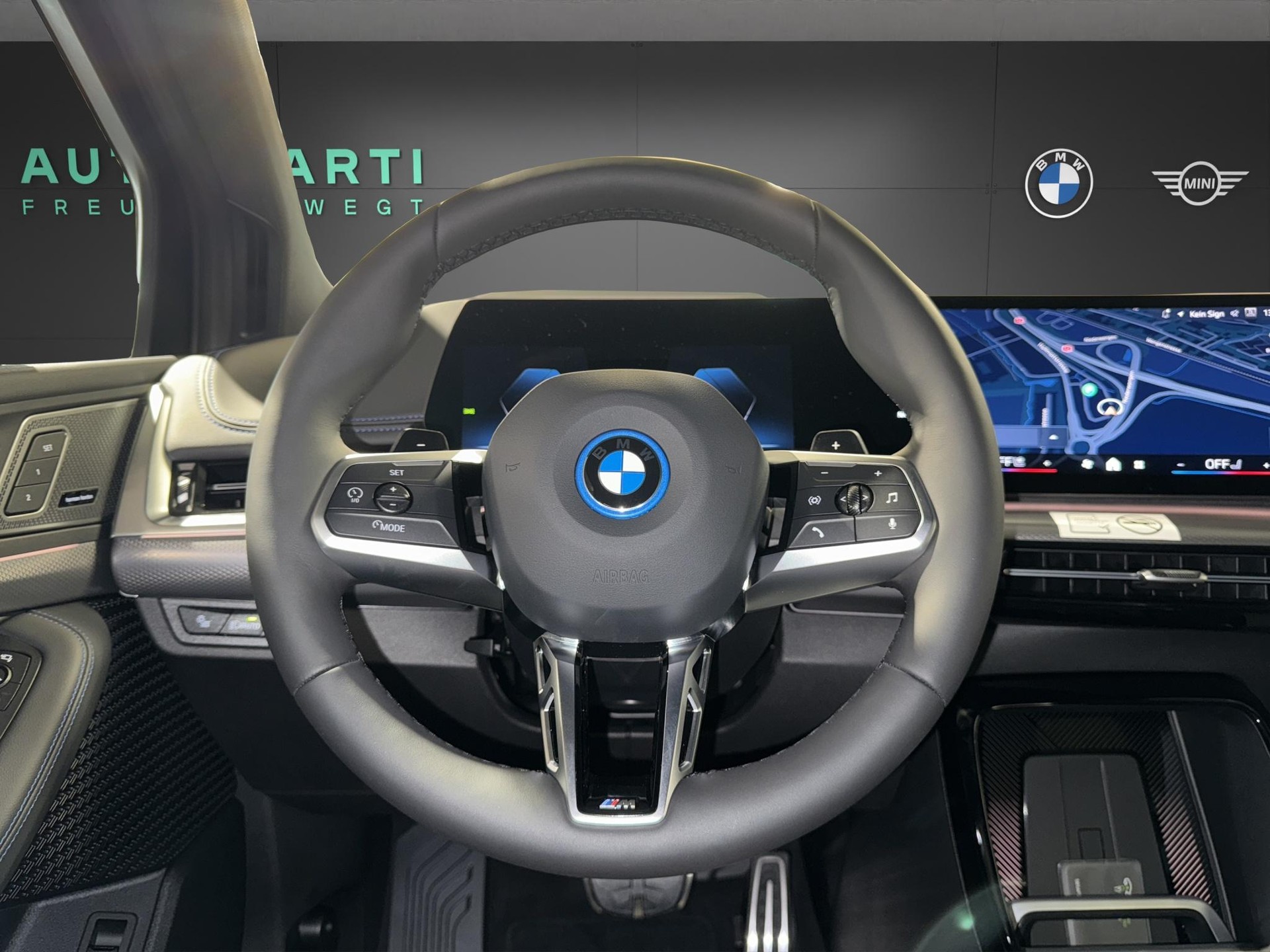 BMW 225e xDrive paddles Active Tourer M Sport-image-13