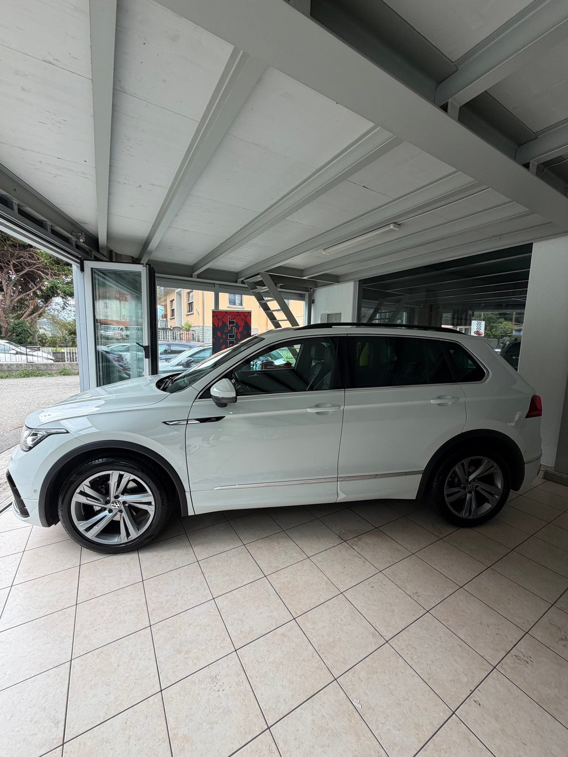 VW Tiguan 1.5TSI Evo R-Line DSG-image-2