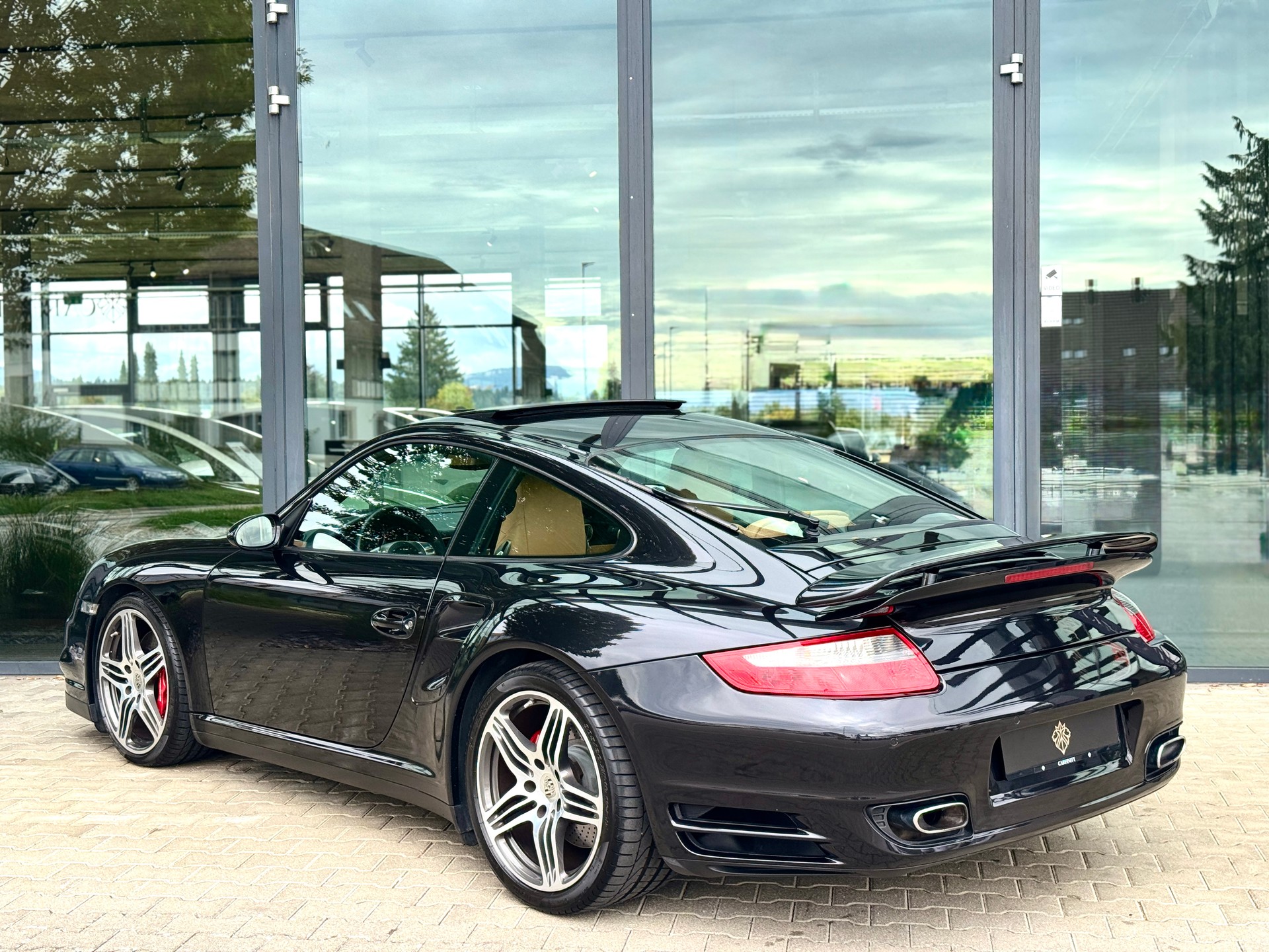 PORSCHE 911 Turbo-showroom-element-3