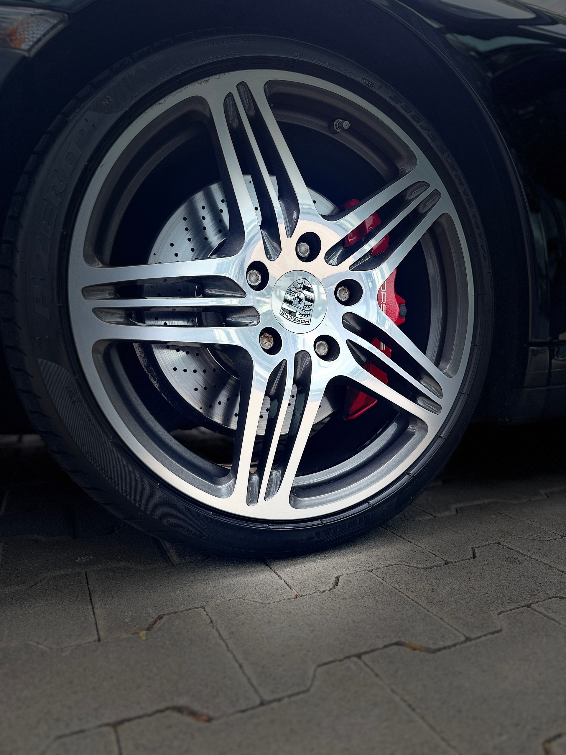 PORSCHE 911 Turbo-image-17