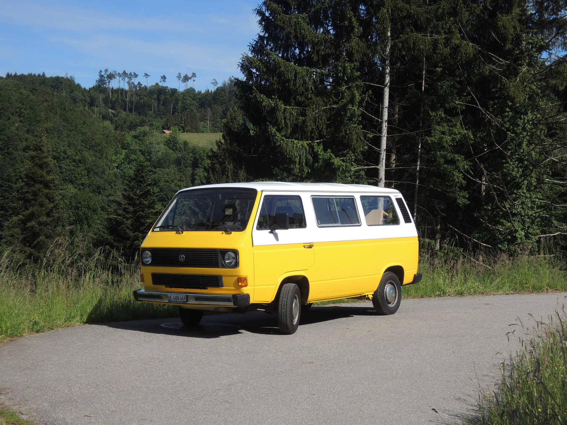 VW Caravelle-image-0