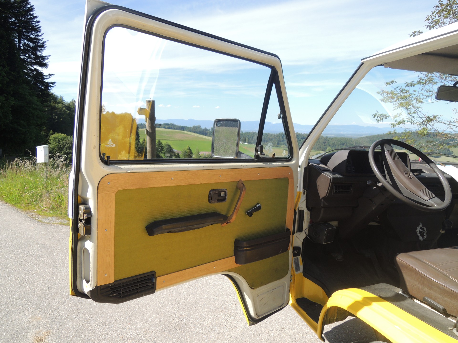 VW Caravelle-image-4