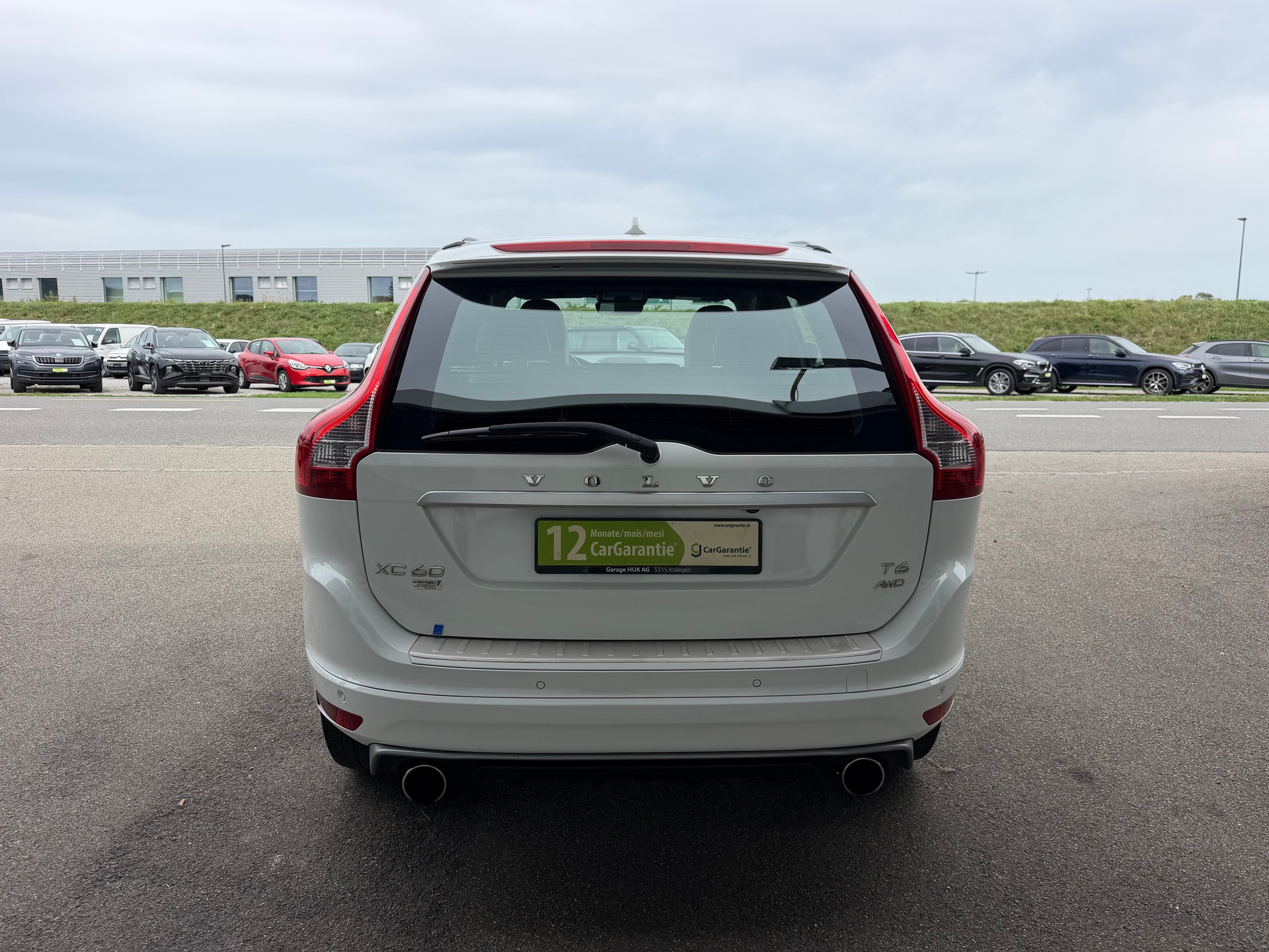 VOLVO XC60 T6 AWD Momentum R-Design Geartronic+++FRISCH AB MFK+++-image-4