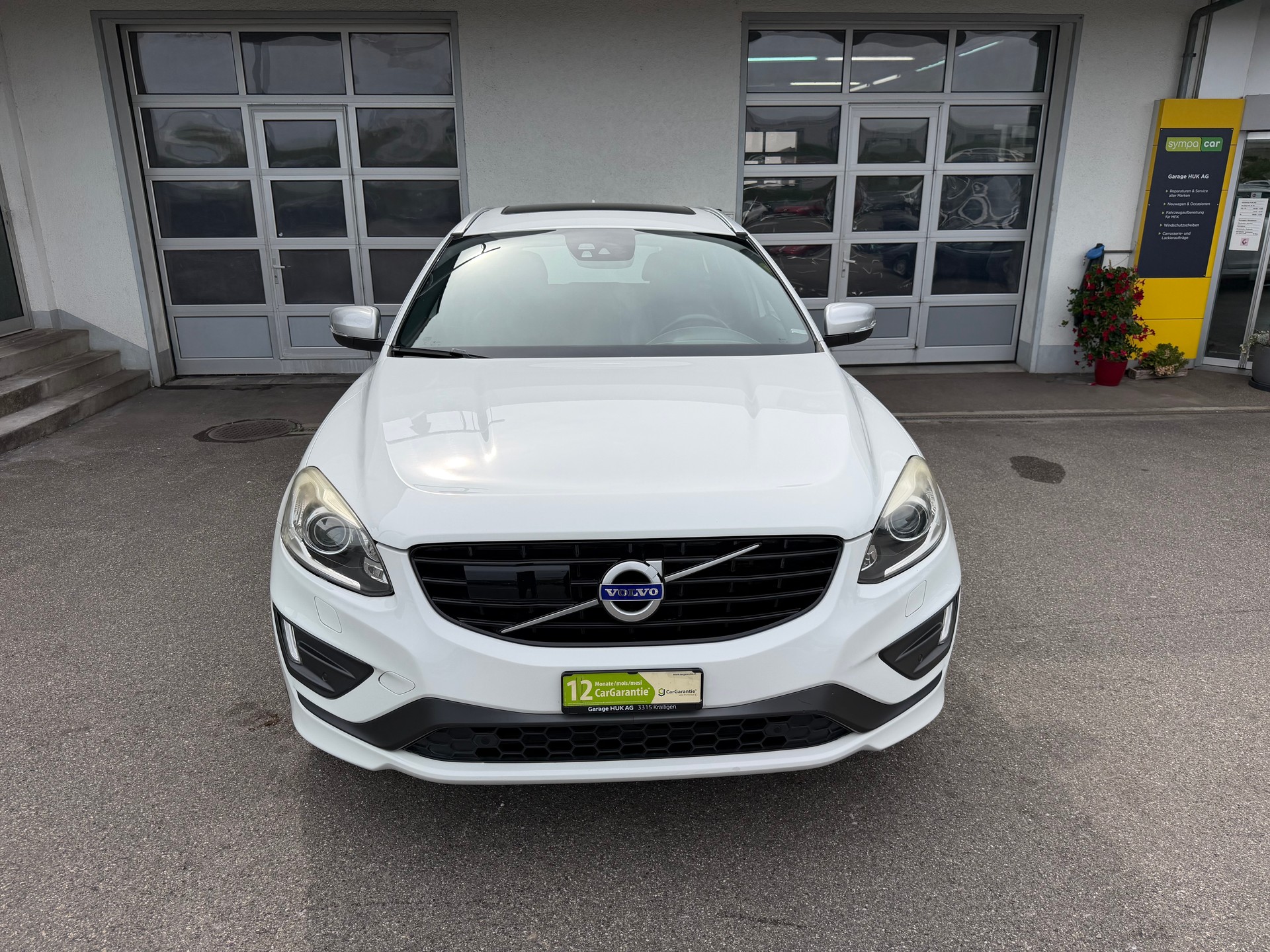 VOLVO XC60 T6 AWD Momentum R-Design Geartronic+++FRISCH AB MFK+++-image-2
