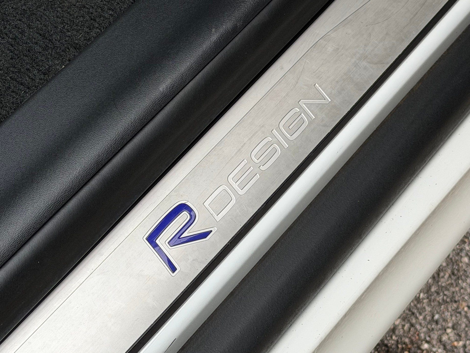 VOLVO XC60 T6 AWD Momentum R-Design Geartronic+++FRISCH AB MFK+++-image-12