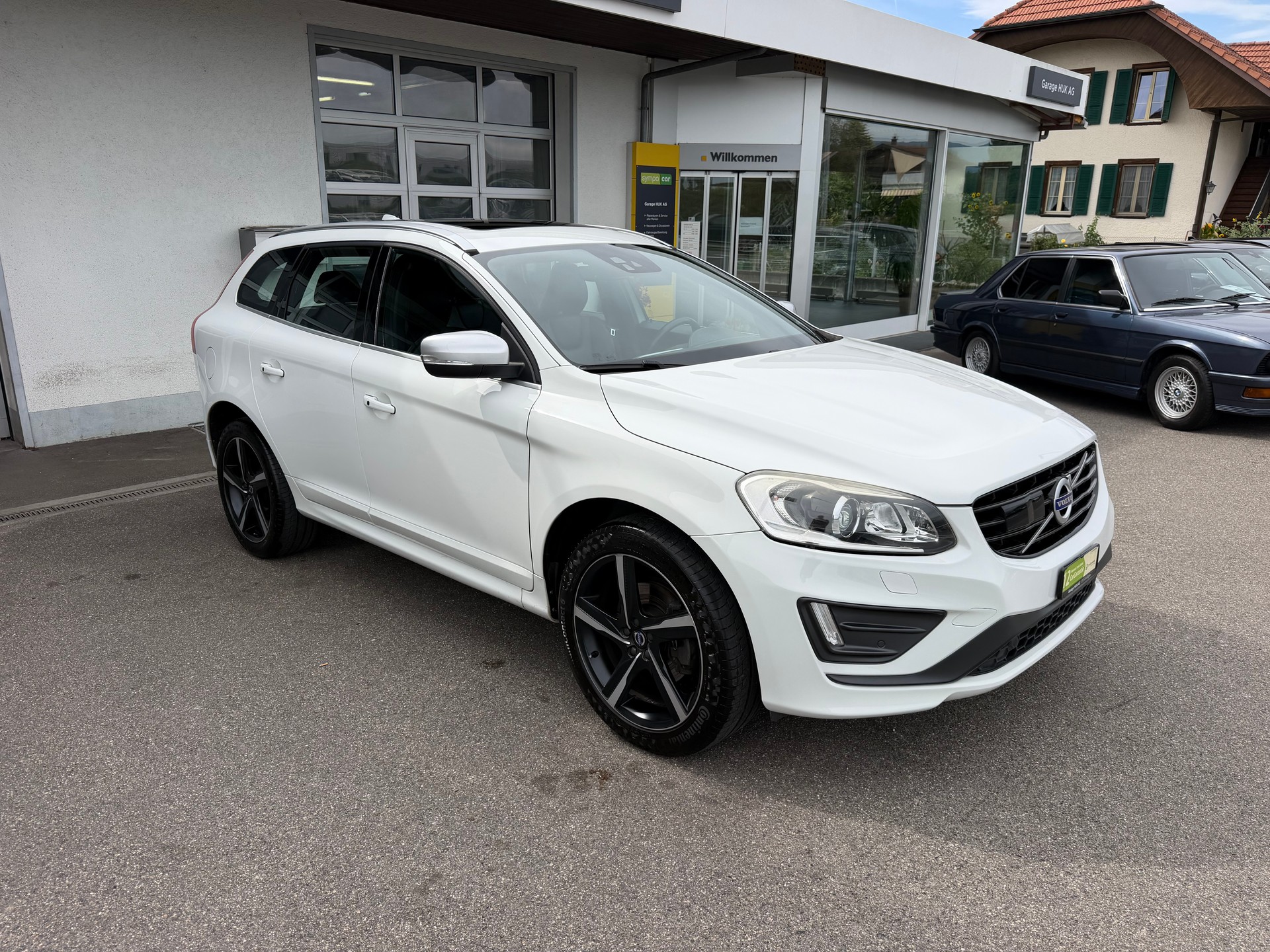 VOLVO XC60 T6 AWD Momentum R-Design Geartronic+++FRISCH AB MFK+++-image-0