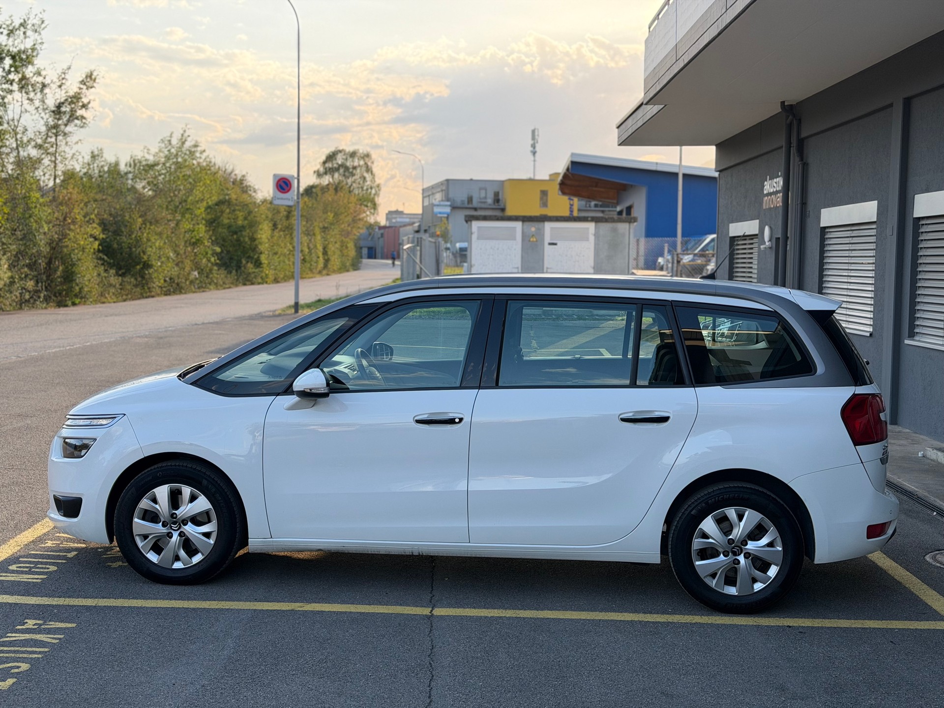 CITROEN Grand C4 Picasso 1.6i 16V THP Exclusive-image-6