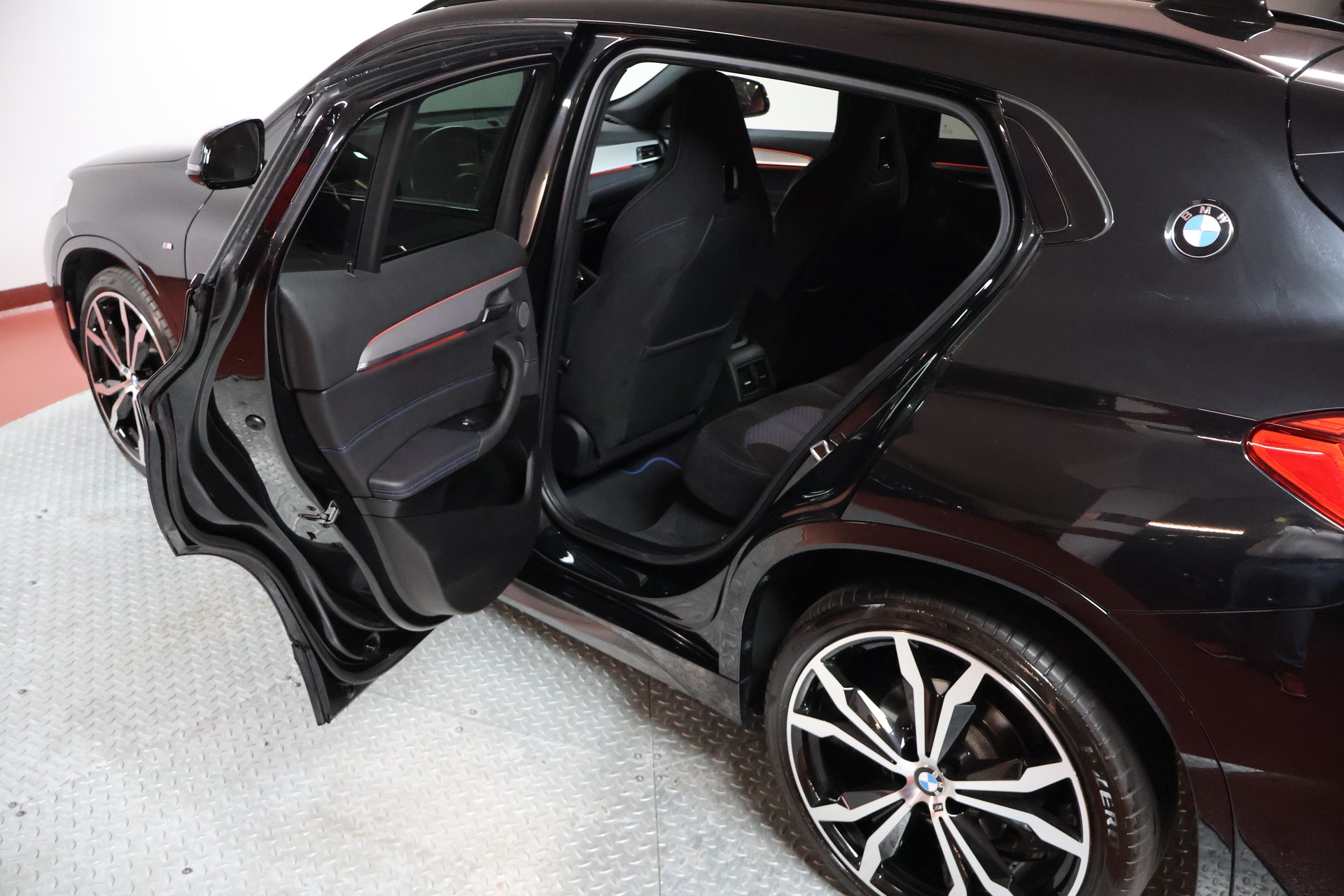 BMW X2 xDrive 20d M Sport Steptronic-image-16