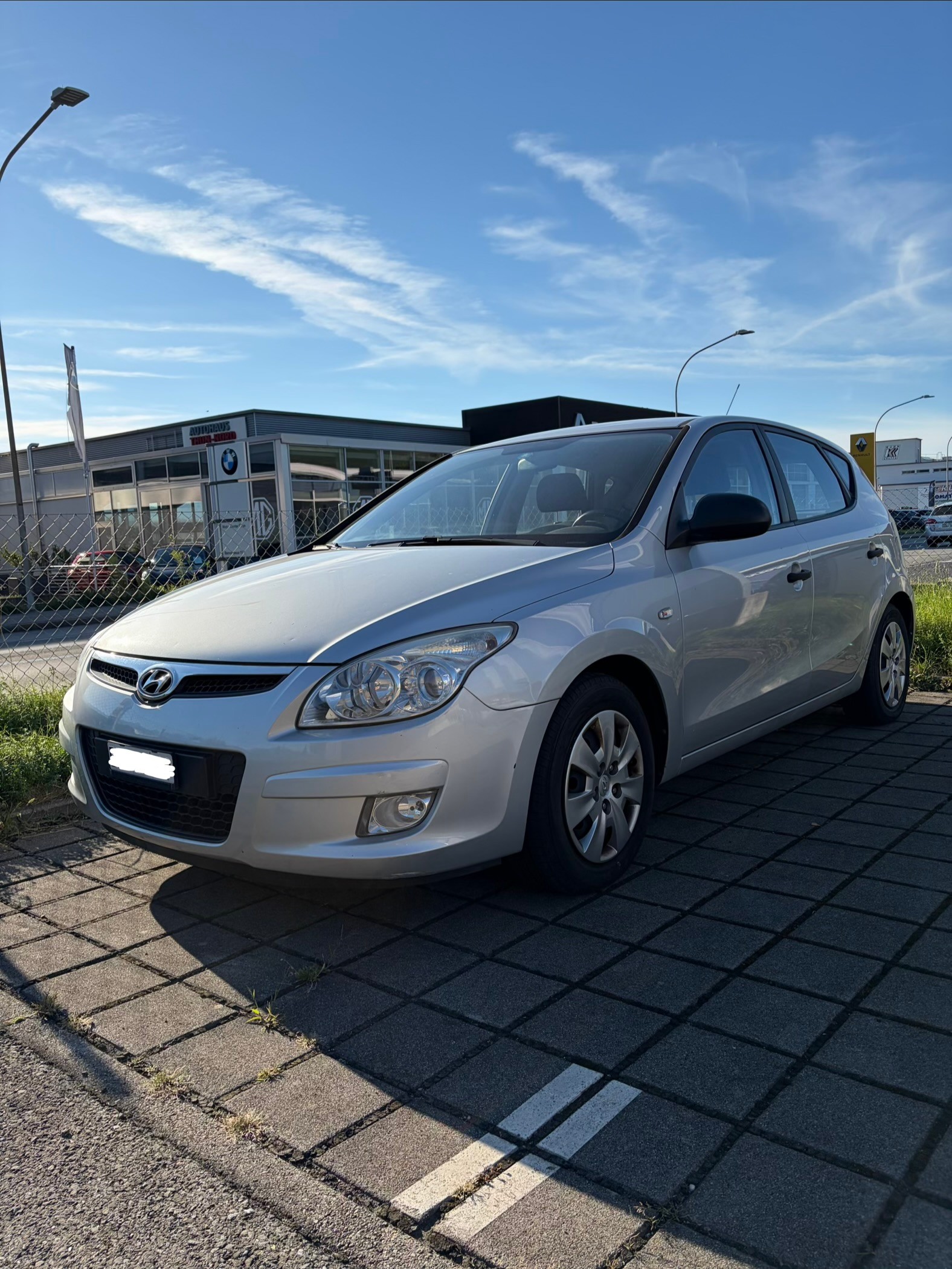 HYUNDAI i30 1.4 Comfort (Frisch Ab MFK)-image-0