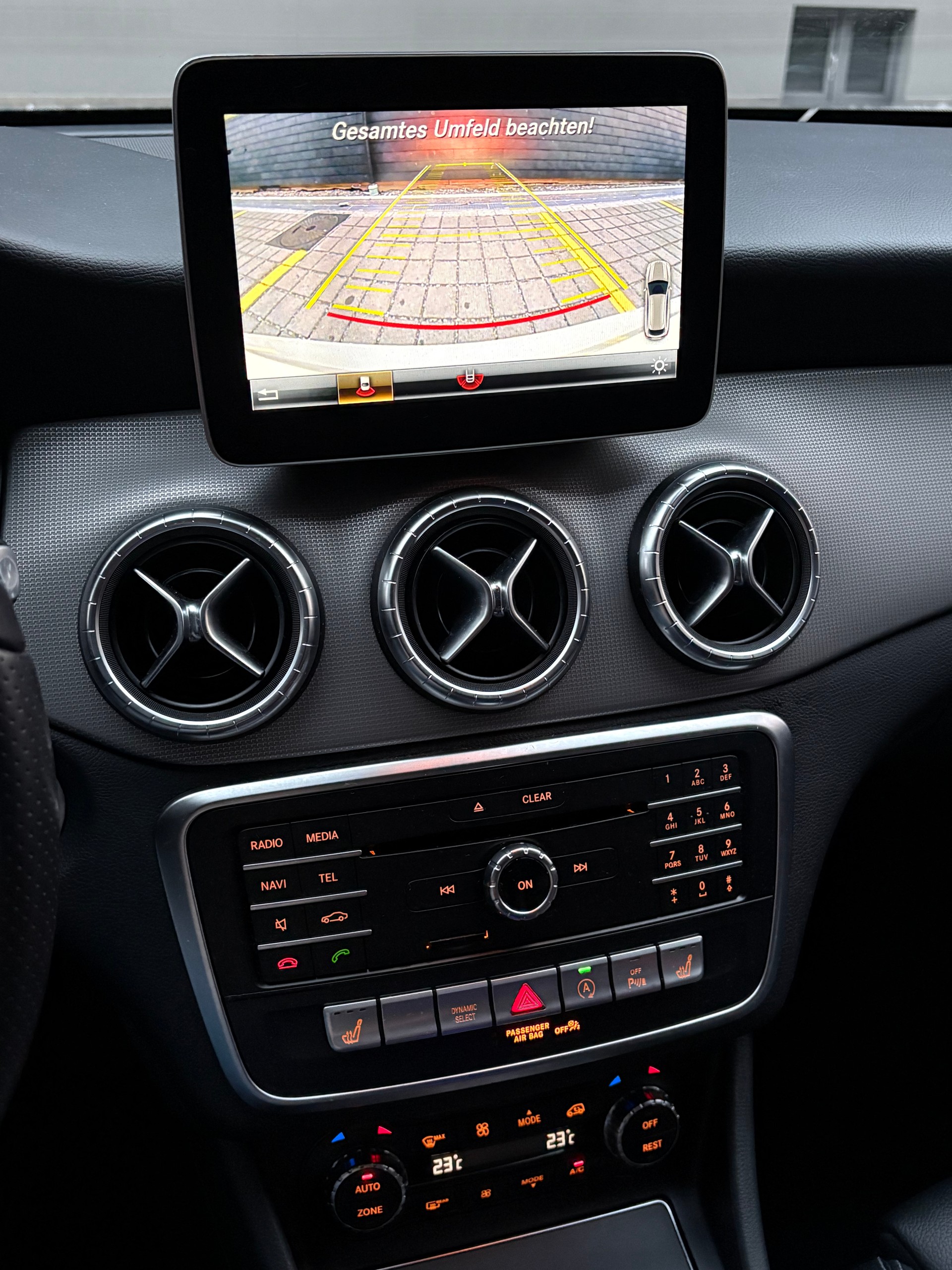 MERCEDES-BENZ CLA Shooting Brake 200 AMG Line Frisch ab MFK-image-15
