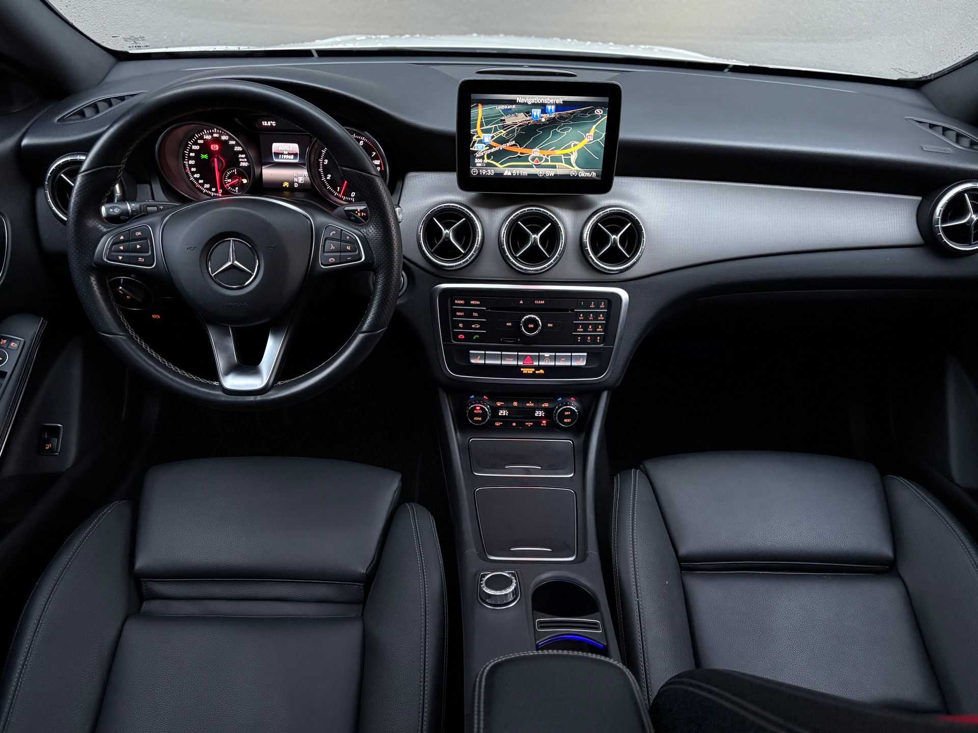 MERCEDES-BENZ CLA Shooting Brake 200 AMG Line Frisch ab MFK-image-12