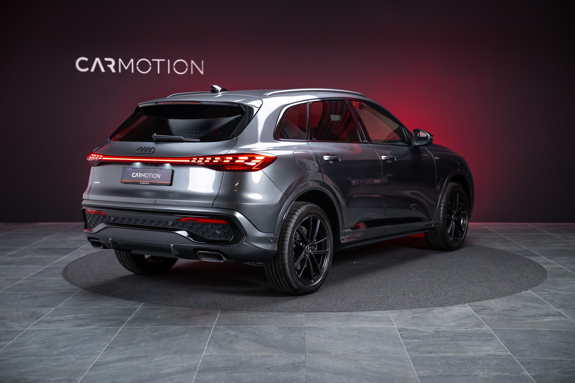 AUDI Q5 Sportback 2.0 40 TFSI S Line quattro S-Tronic / Rückfahrkamera / Sportsitze / Navi-image-2