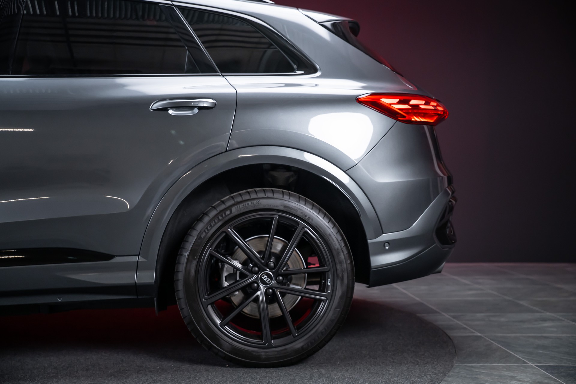 AUDI Q5 Sportback 2.0 40 TFSI S Line quattro S-Tronic / Rückfahrkamera / Sportsitze / Navi-image-37