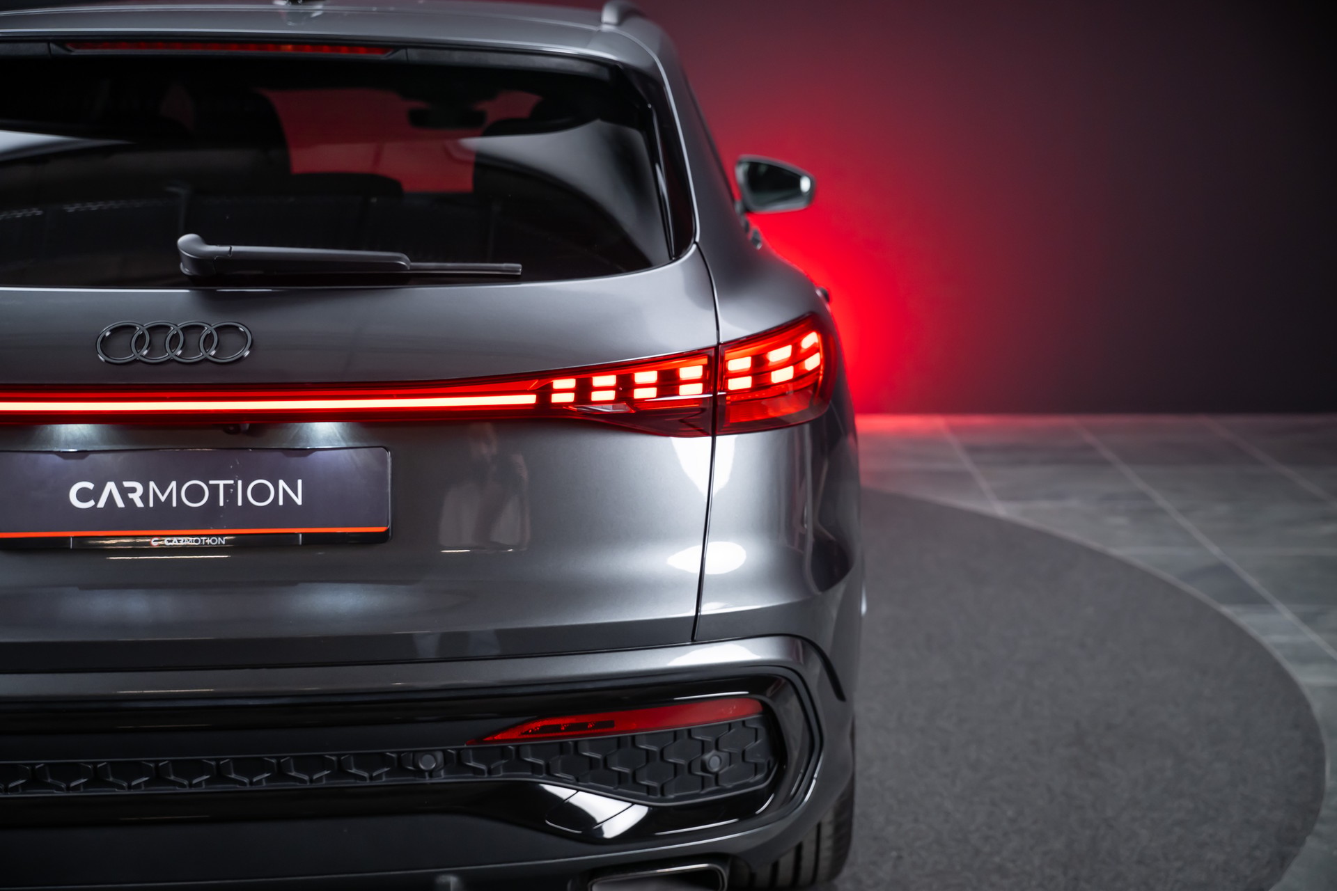 AUDI Q5 Sportback 2.0 40 TFSI S Line quattro S-Tronic / Rückfahrkamera / Sportsitze / Navi-image-6