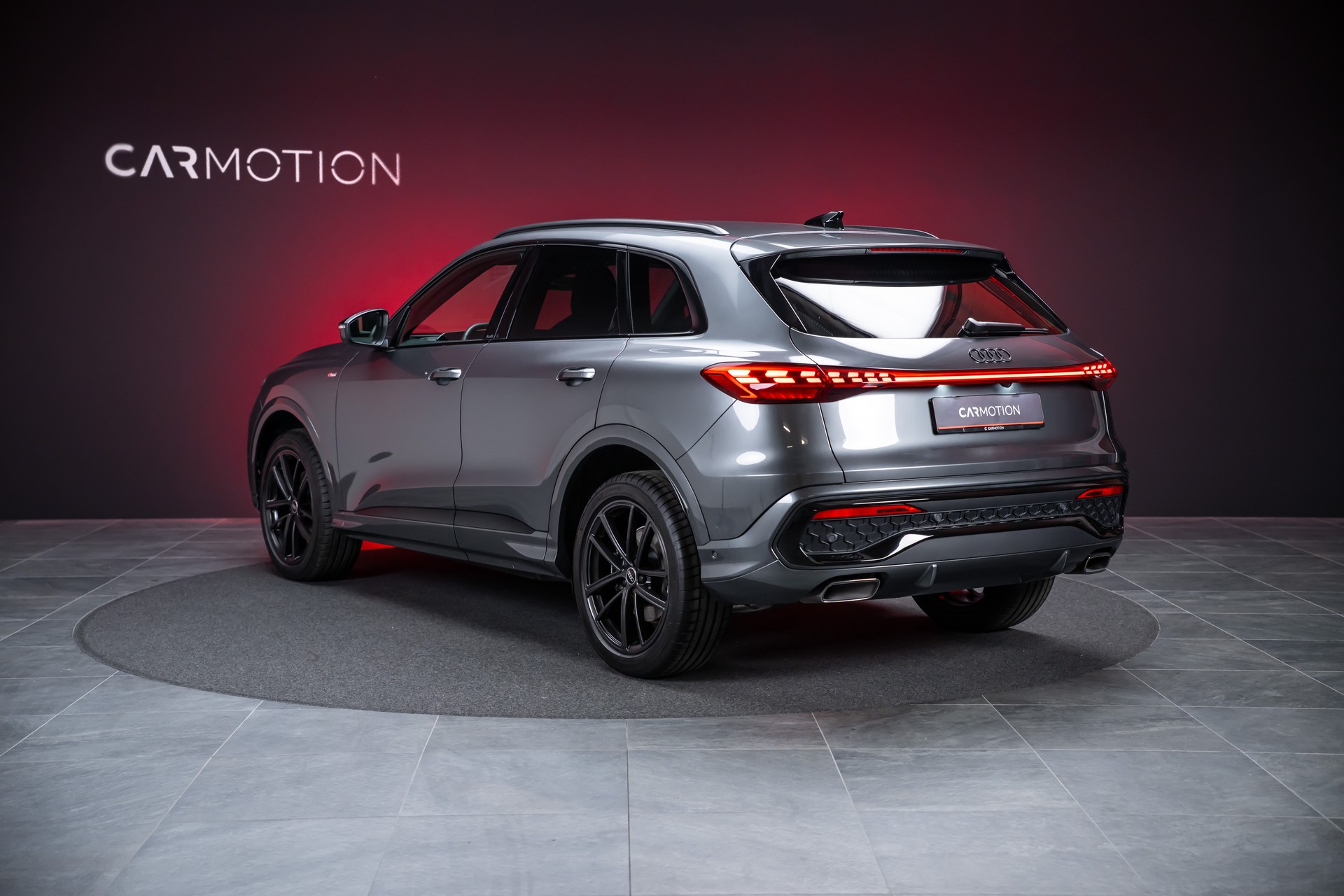 AUDI Q5 Sportback 2.0 40 TFSI S Line quattro S-Tronic / Rückfahrkamera / Sportsitze / Navi-image-8