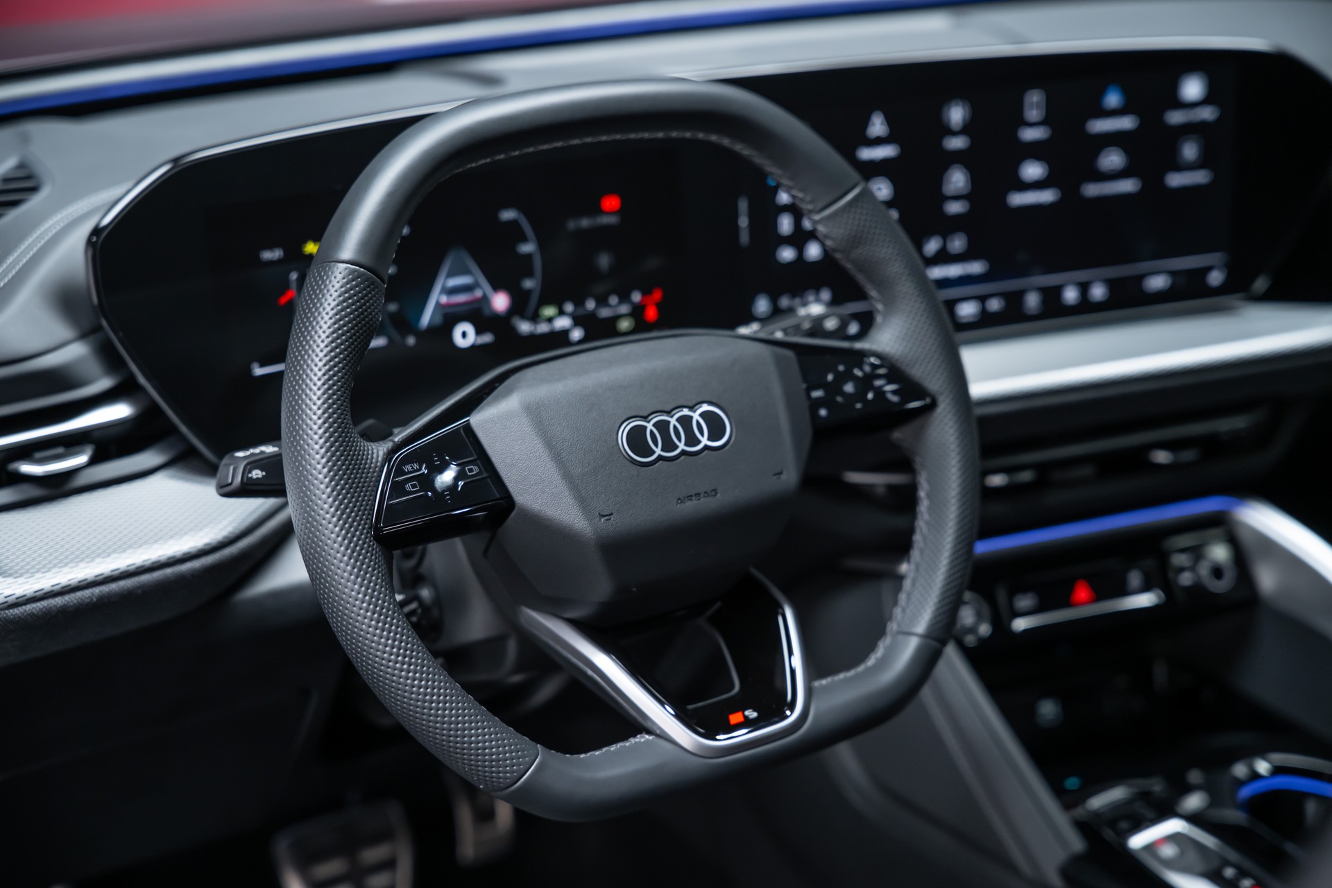 AUDI Q5 Sportback 2.0 40 TFSI S Line quattro S-Tronic / Rückfahrkamera / Sportsitze / Navi-image-13