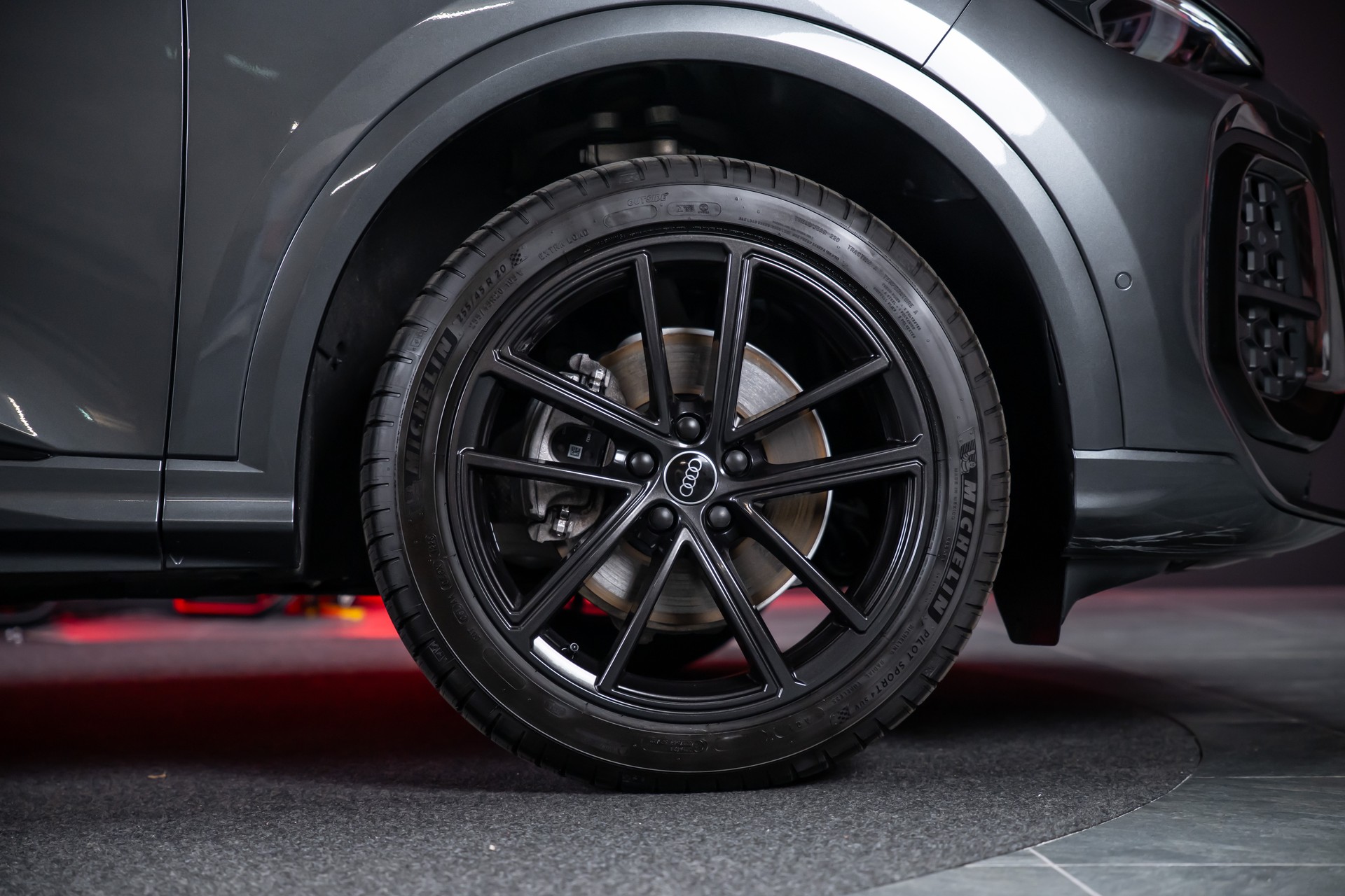 AUDI Q5 Sportback 2.0 40 TFSI S Line quattro S-Tronic / Rückfahrkamera / Sportsitze / Navi-image-39