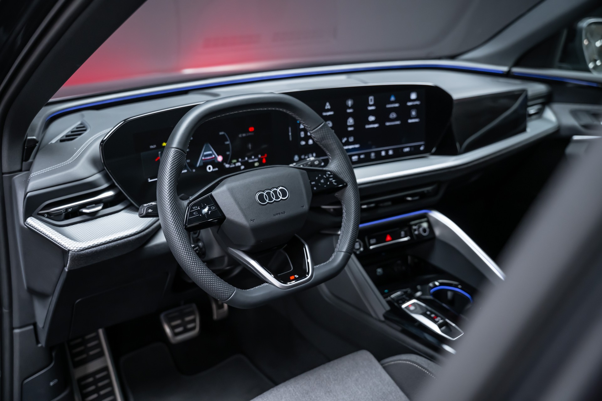 AUDI Q5 Sportback 2.0 40 TFSI S Line quattro S-Tronic / Rückfahrkamera / Sportsitze / Navi-image-12
