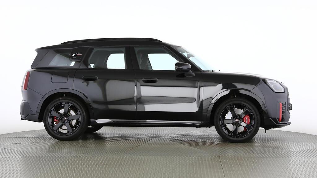 MINI John Cooper Works Countryman ALL4-image-2