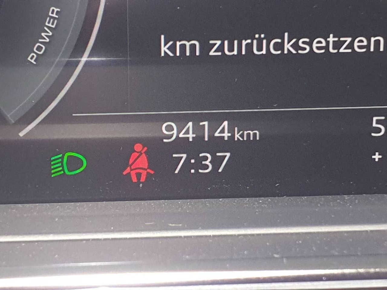 AUDI A8 60 TFSI e quattro tiptronic-image-9