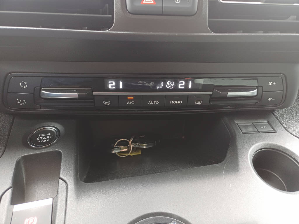 CITROEN Berlingo 1.2 PureTech 130 Swiss Edition-image-10